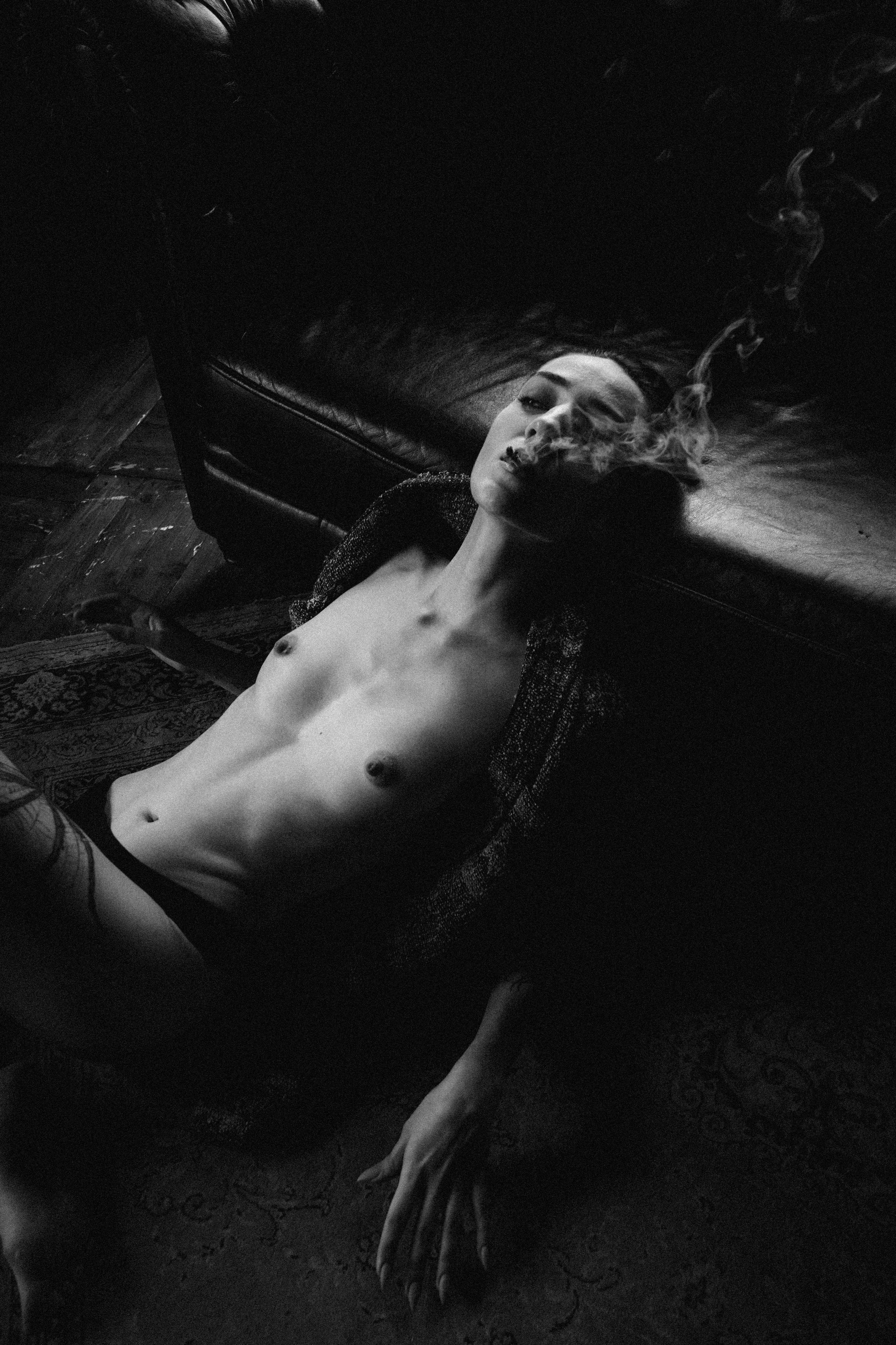 Nude Photographer Tbilisi. Photographer in Georgia UAE Russia Nekit Fox