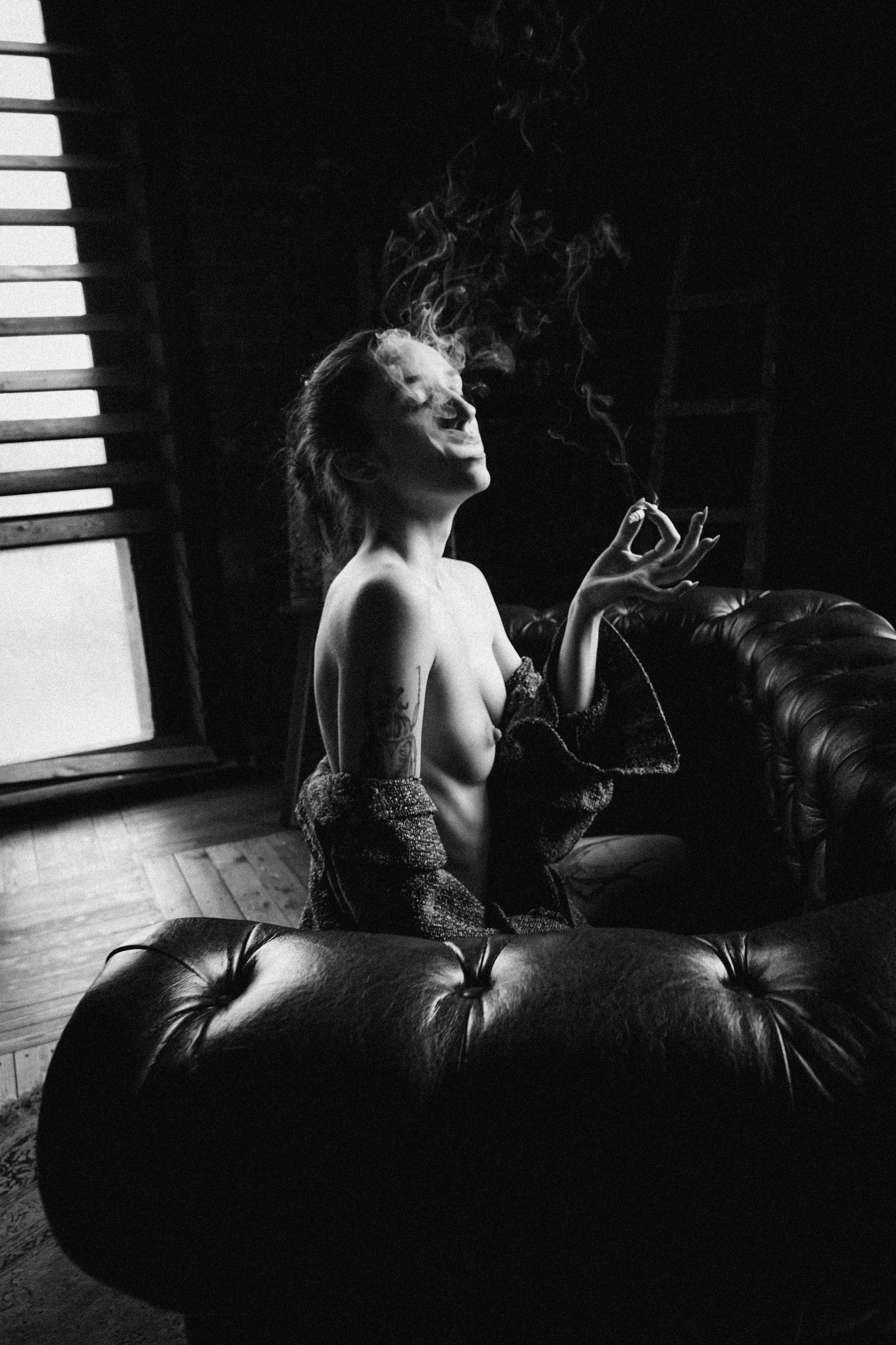 Nude Photographer Tbilisi. Photographer in Georgia UAE Russia Nekit Fox