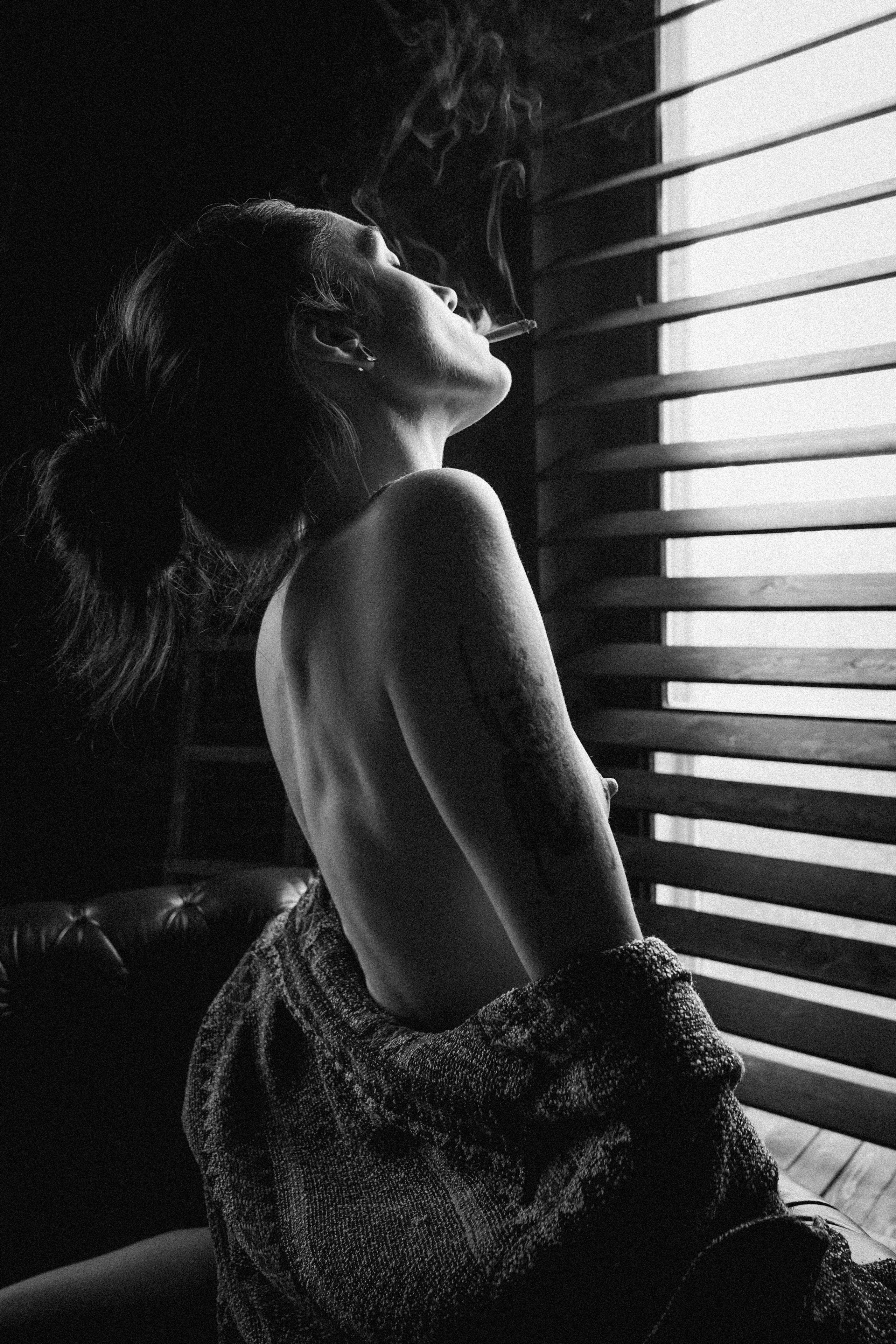 Nude Photographer Tbilisi. Photographer in Georgia UAE Russia Nekit Fox