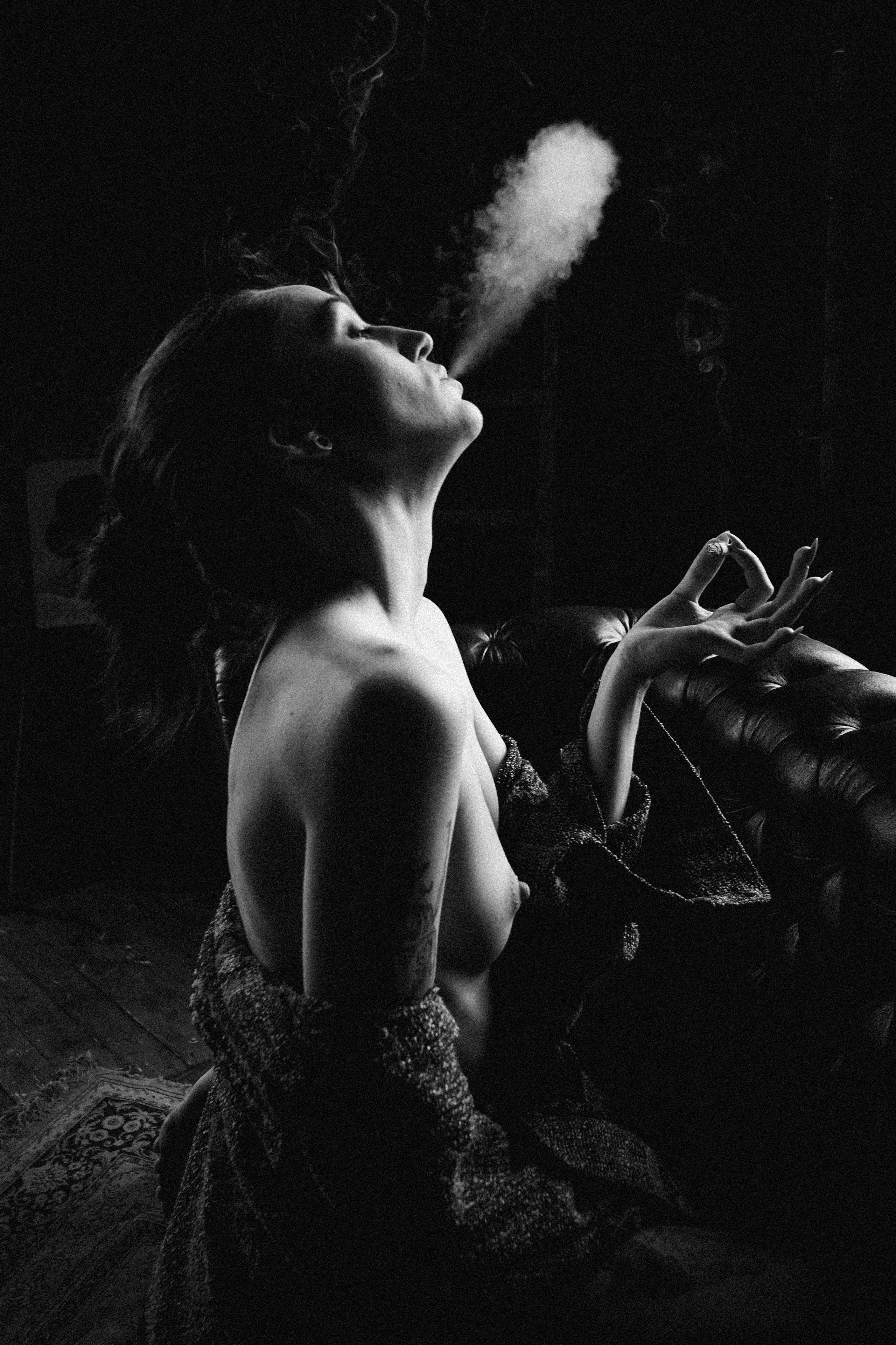 Nude Photographer Tbilisi. Photographer in Georgia UAE Russia Nekit Fox