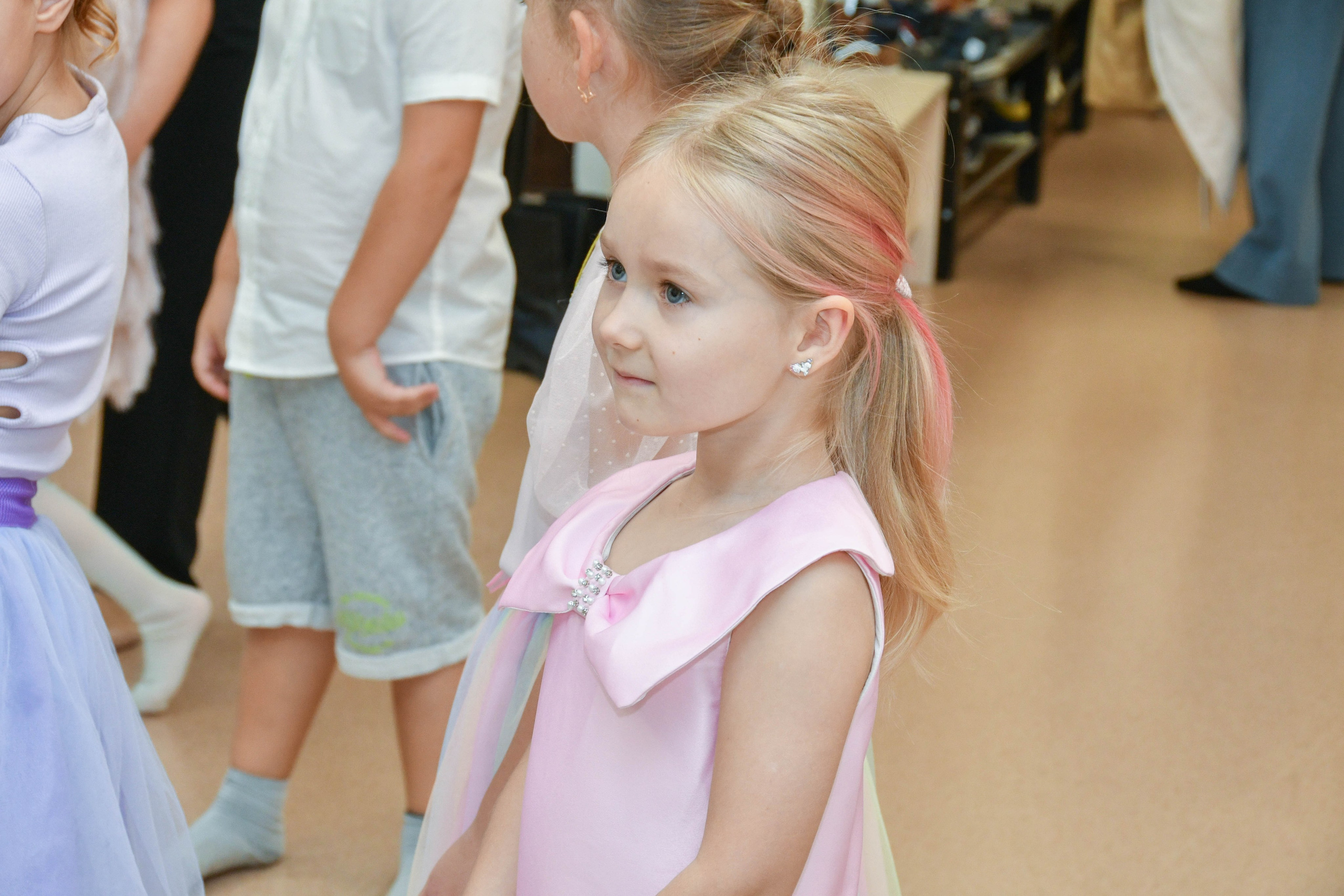 2023 г. День дошкольного работника и прогулка. Репортажный и детский фотограф в Новосибирске