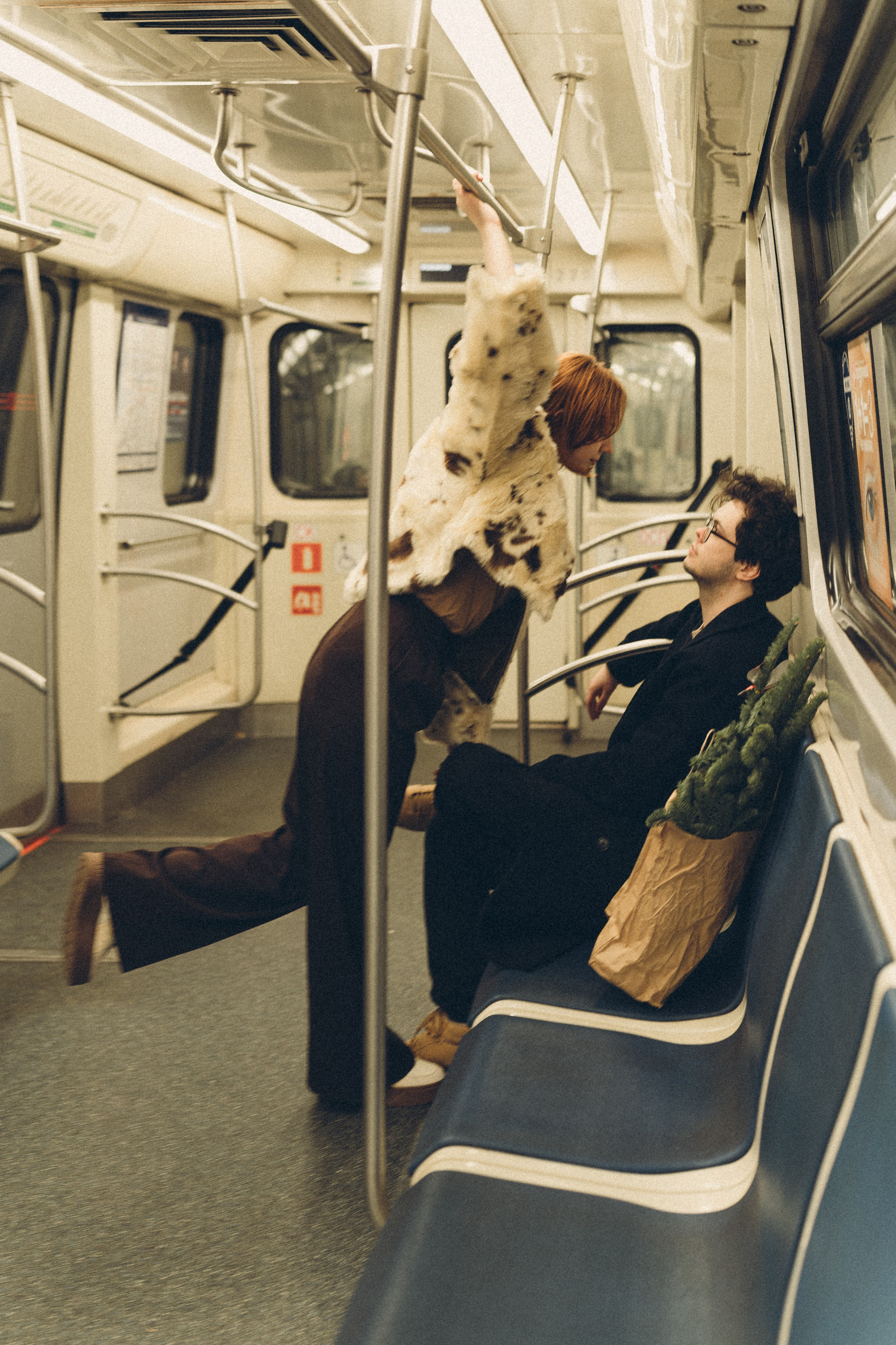 НОВОГОДНЯЯ ФОТОСЕСИИЯ ПАРЫ В МЕТРО ЛЮБОВЬ. Профессиональный фотограф, Санкт-Петербург — Виктория Богомолова