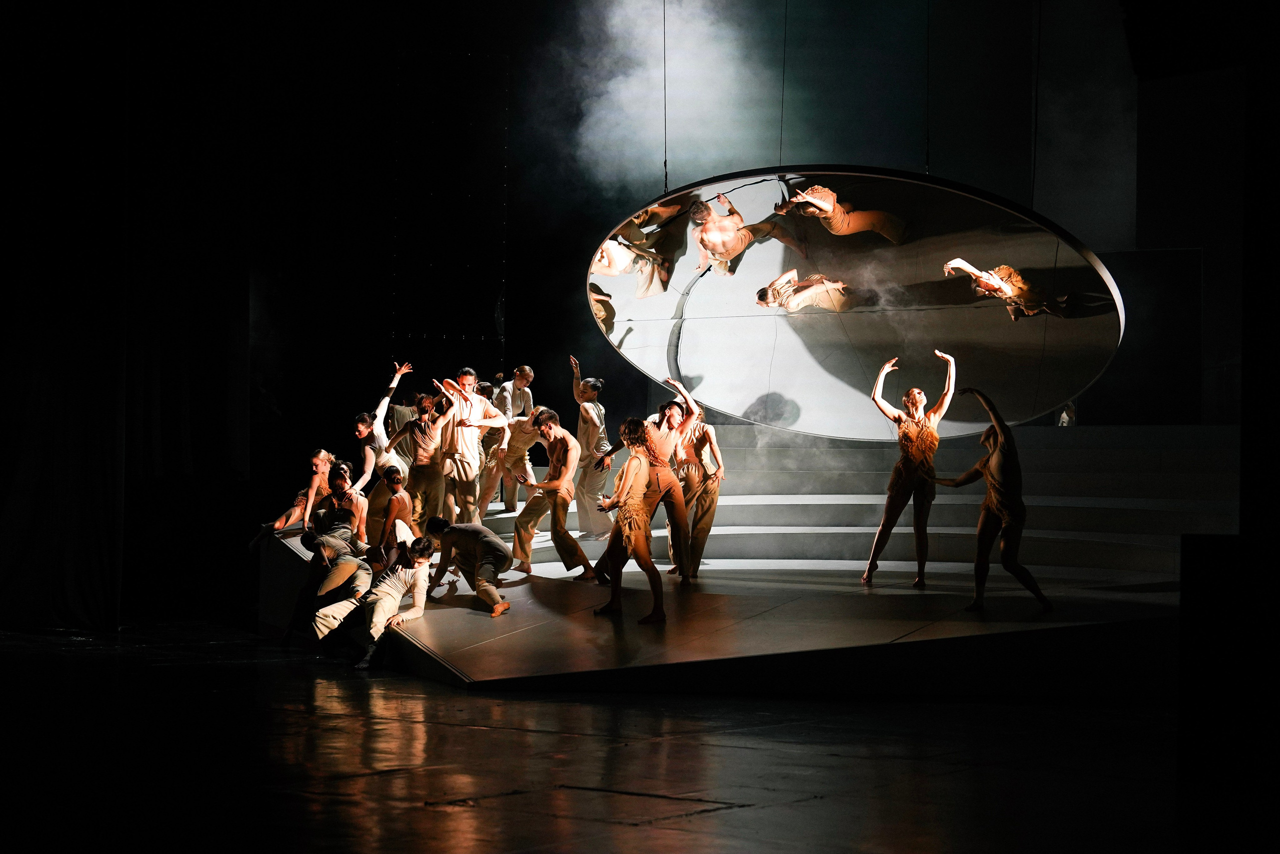 Контакт — пластический спектакль. Фотограф с психологическим образованием