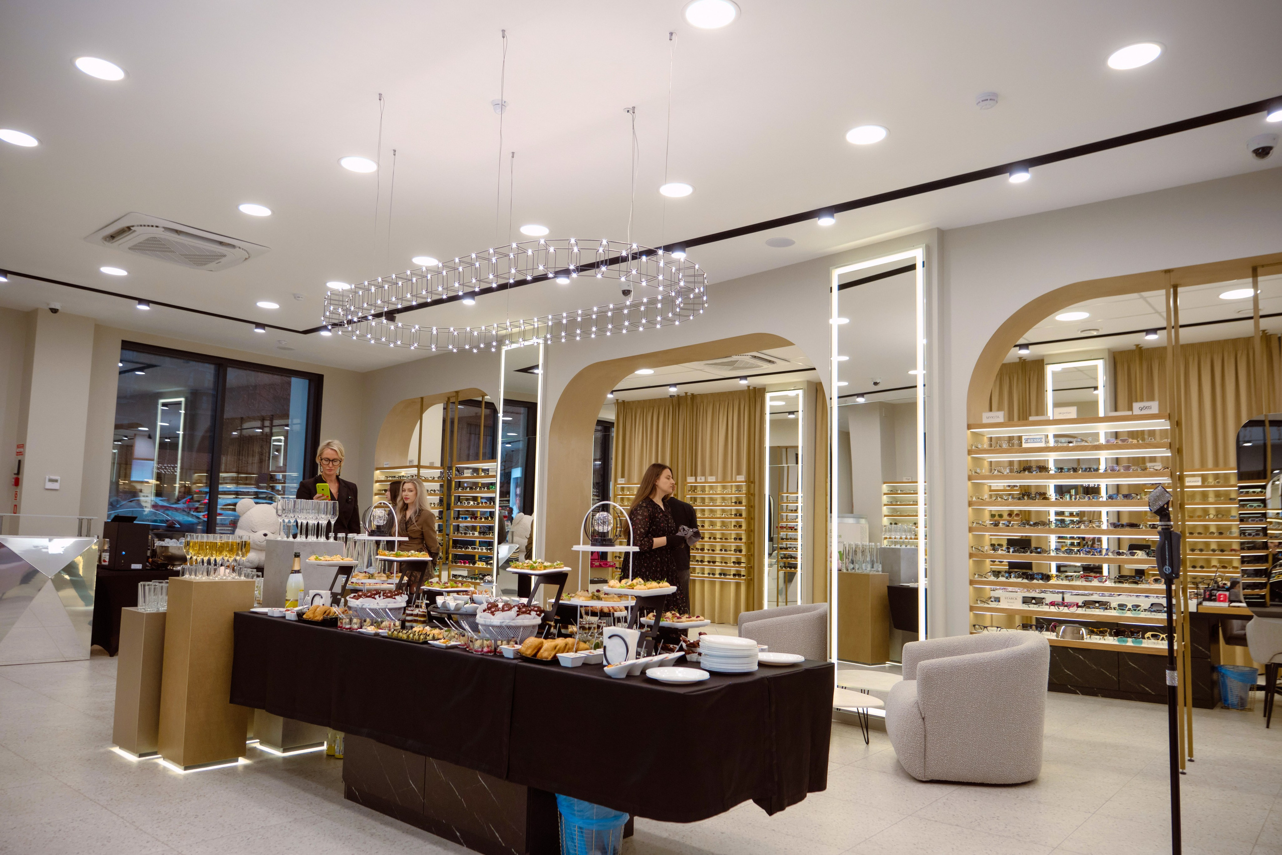 ОПТИК ЦЕНТ. Свадебный фотограф в Екатеринбурге Соседков Евгений