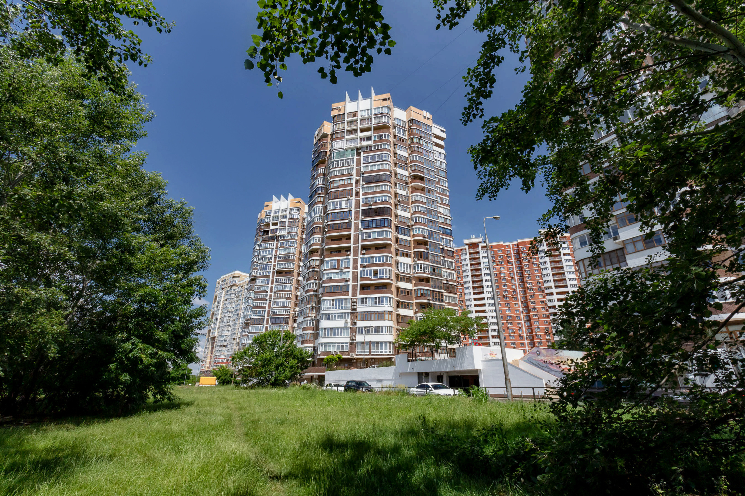 Съемка квартиры в Краснодаре на улице Клары Лучко. Создание сайтов, SMM, производство контента | Студия «Медведь» | Услуги для бизнеса