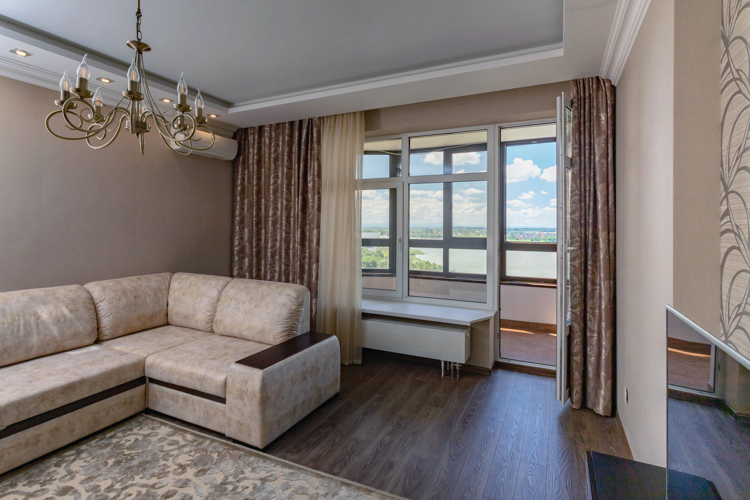 Съемка квартиры в Краснодаре на улице Клары Лучко. Создание сайтов, SMM, производство контента | Студия «Медведь» | Услуги для бизнеса