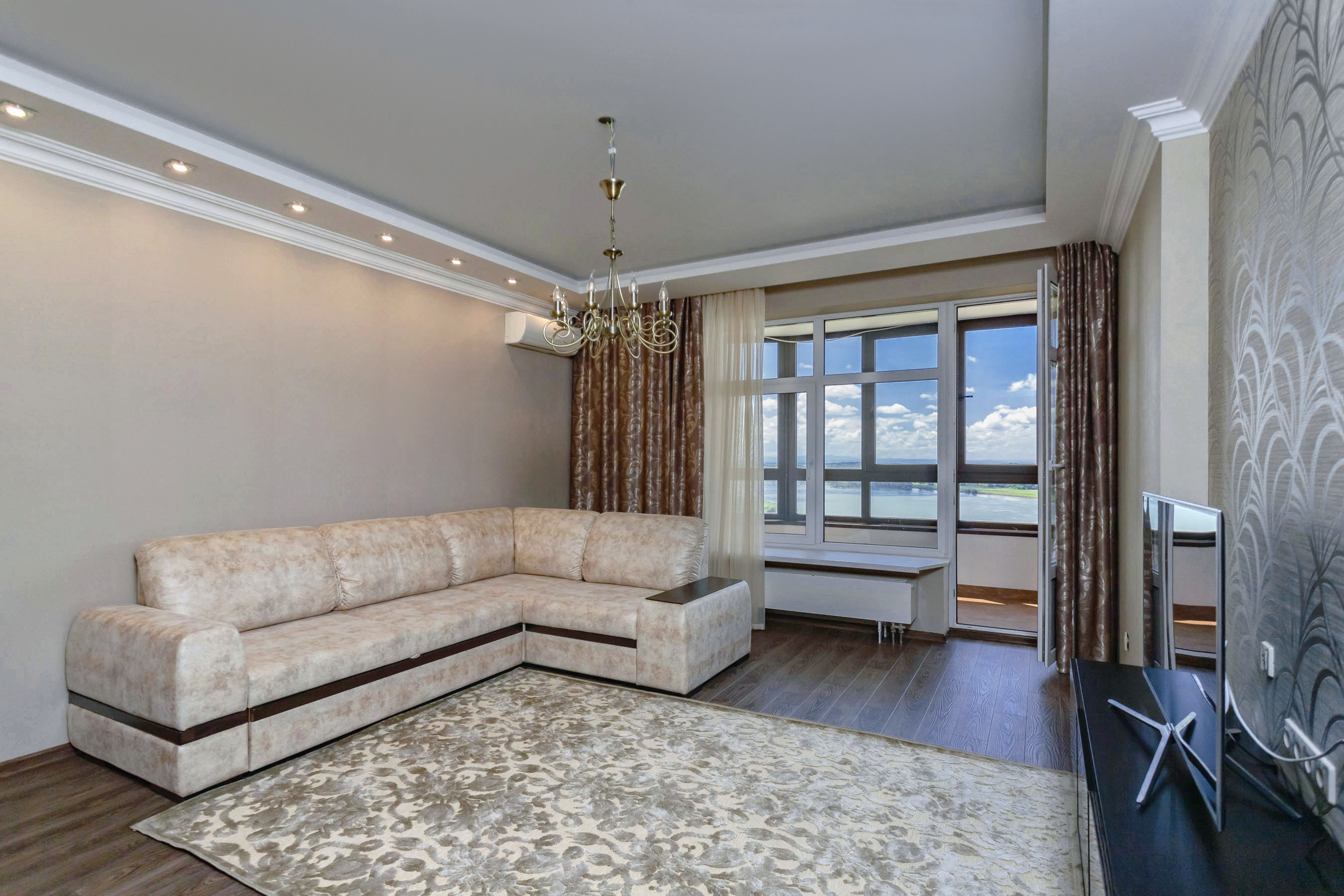 Съемка квартиры в Краснодаре на улице Клары Лучко. Создание сайтов, SMM, производство контента | Студия «Медведь» | Услуги для бизнеса