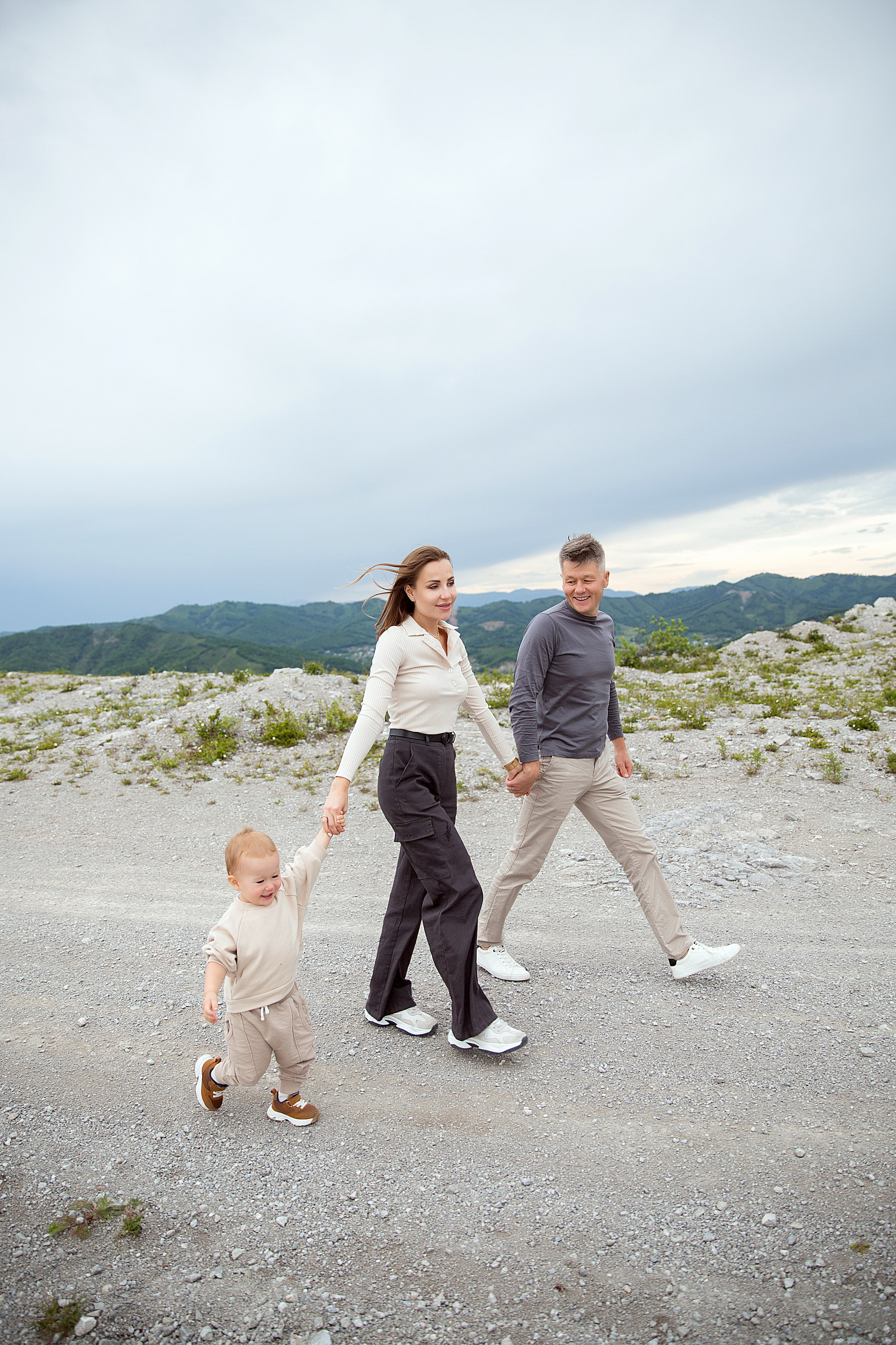 Прогулка с воздушным змеем. Людмила Далидович топовый семейный фотограф Находка/Владивосток