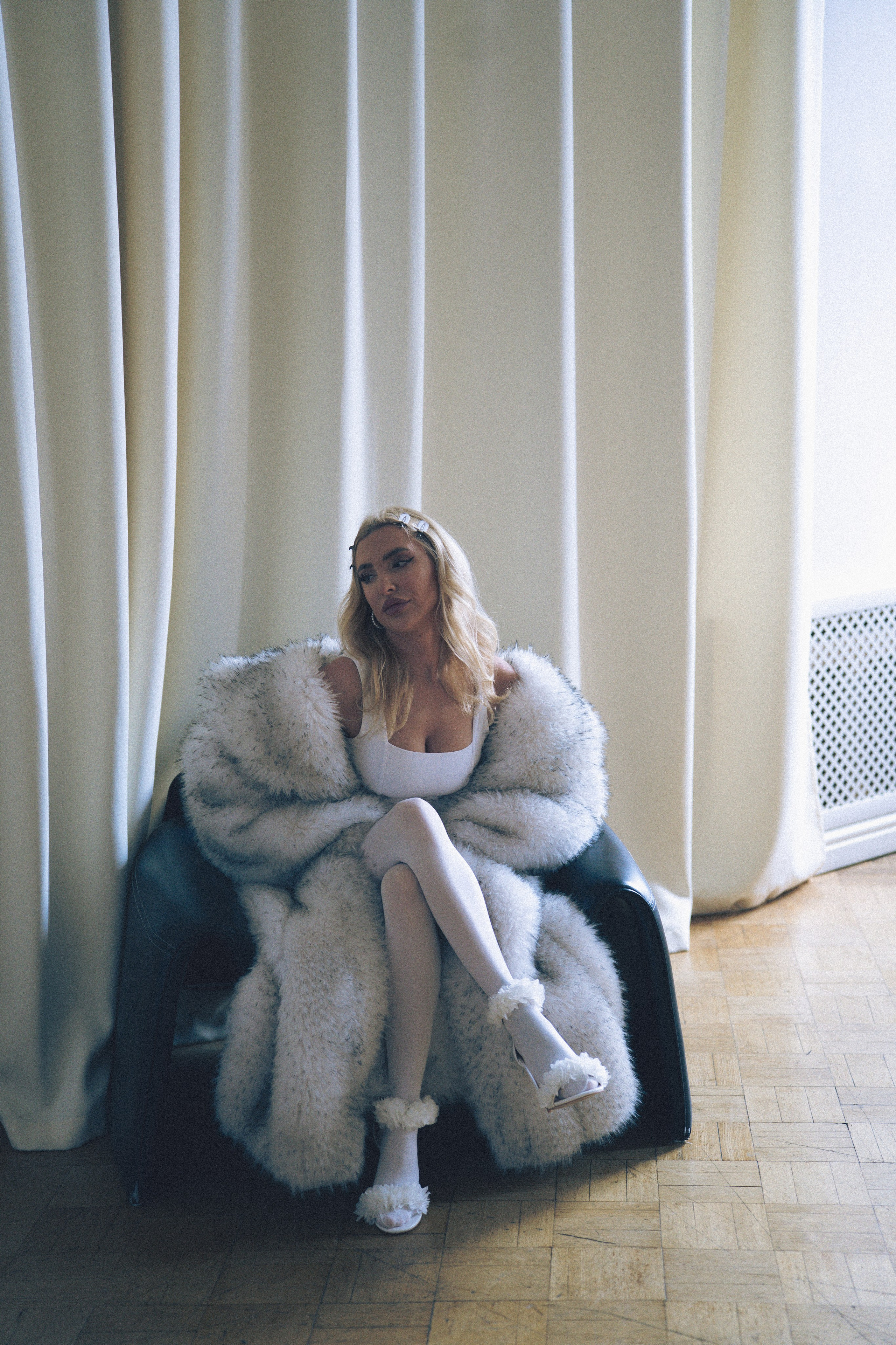 МИНИМАЛИЗМ В СТУДИИ НА ЧЕРНЫШЕВСКОЙ В СТУДИИ С БАЛКОНОМ. Профессиональный фотограф, Санкт-Петербург — Виктория Богомолова