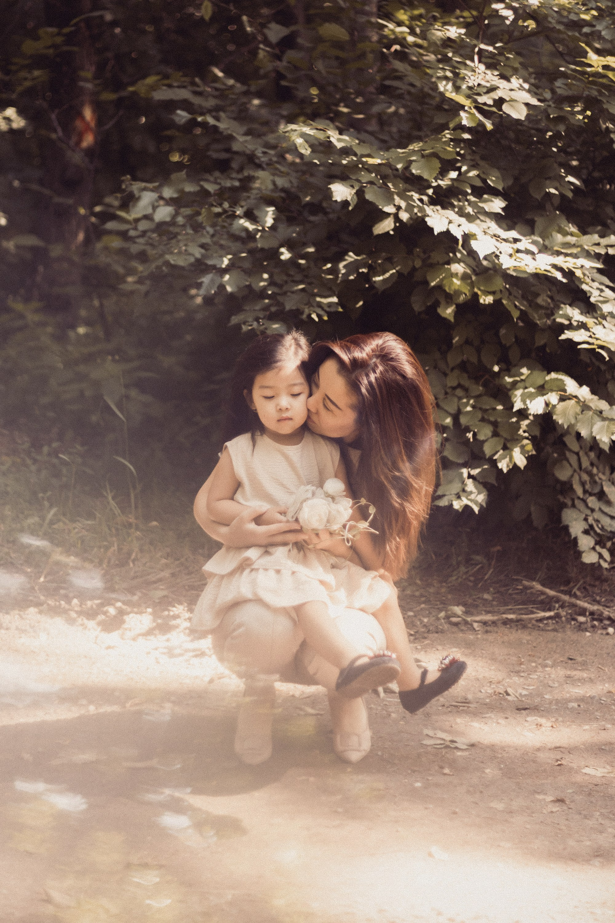 Летняя прогулка мамы и дочери. Фотограф Наталья Гончарова. Снимаю живые портреты в Алматы