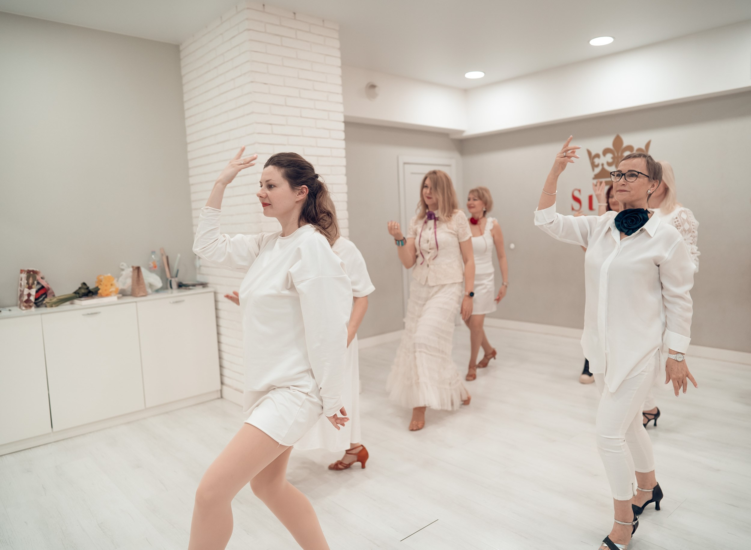 Вечеринка на 8 марта танцевальной студии Статус г. Севастополь. Церковный фотограф Севастополь