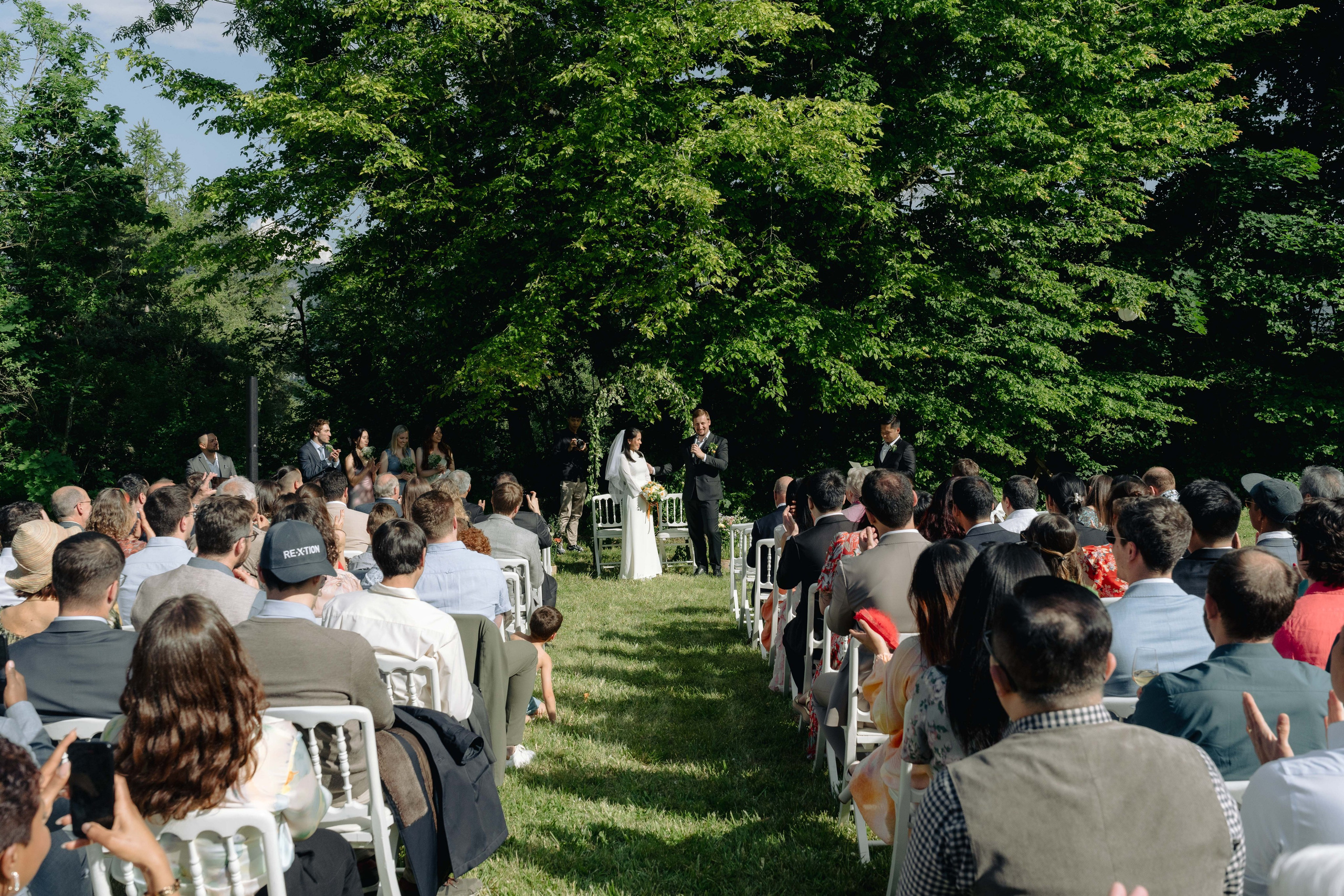 Nhi & Samuel | courtyard. Photographe de Mariage Professionnelle — Genève & Suisse Romande | Tanya Creator