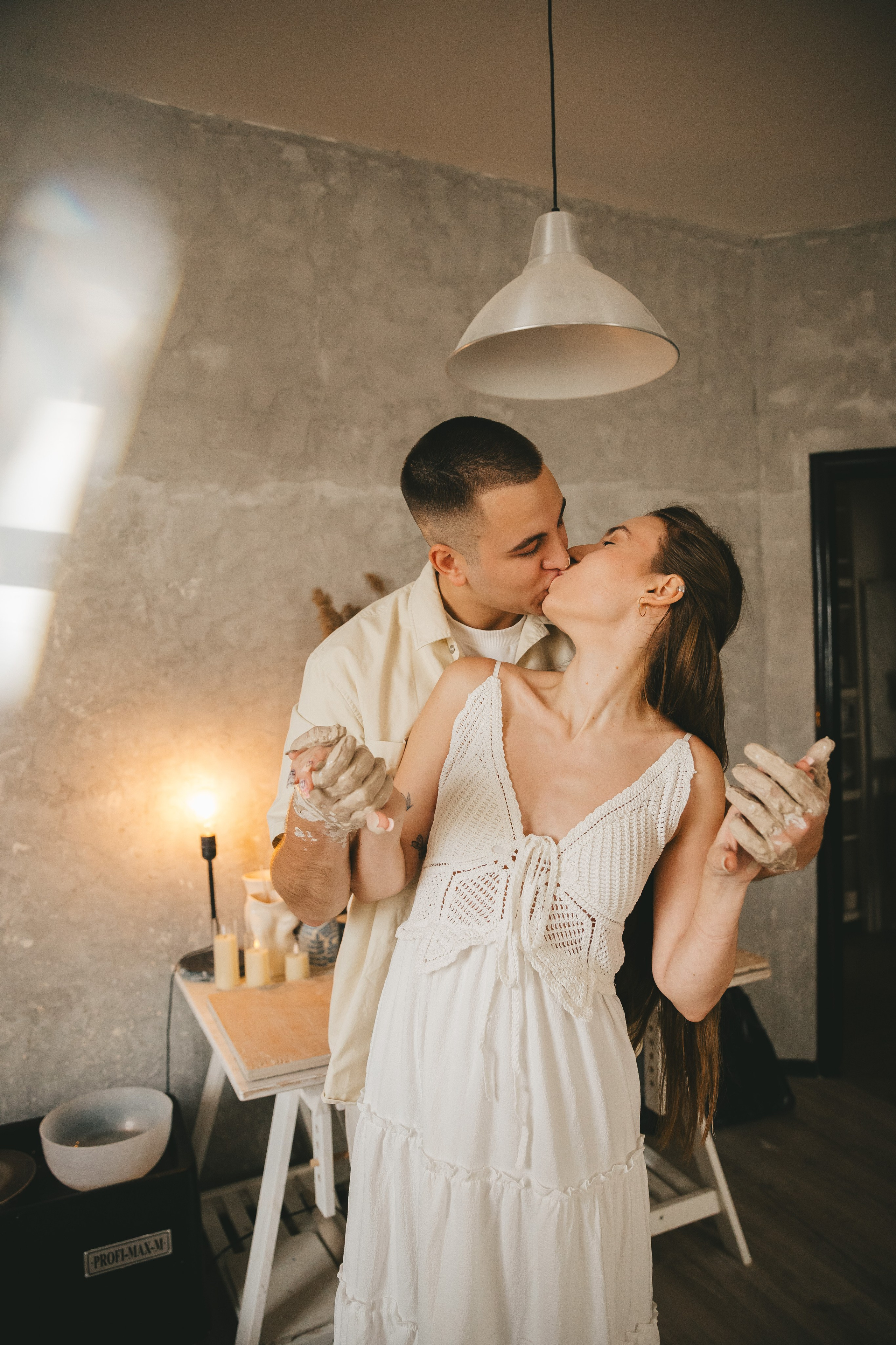 Дима и Даша в гончарной мастерской. Семейный lifestyle фотограф в Санкт-Петербурге Людмила Пахомова