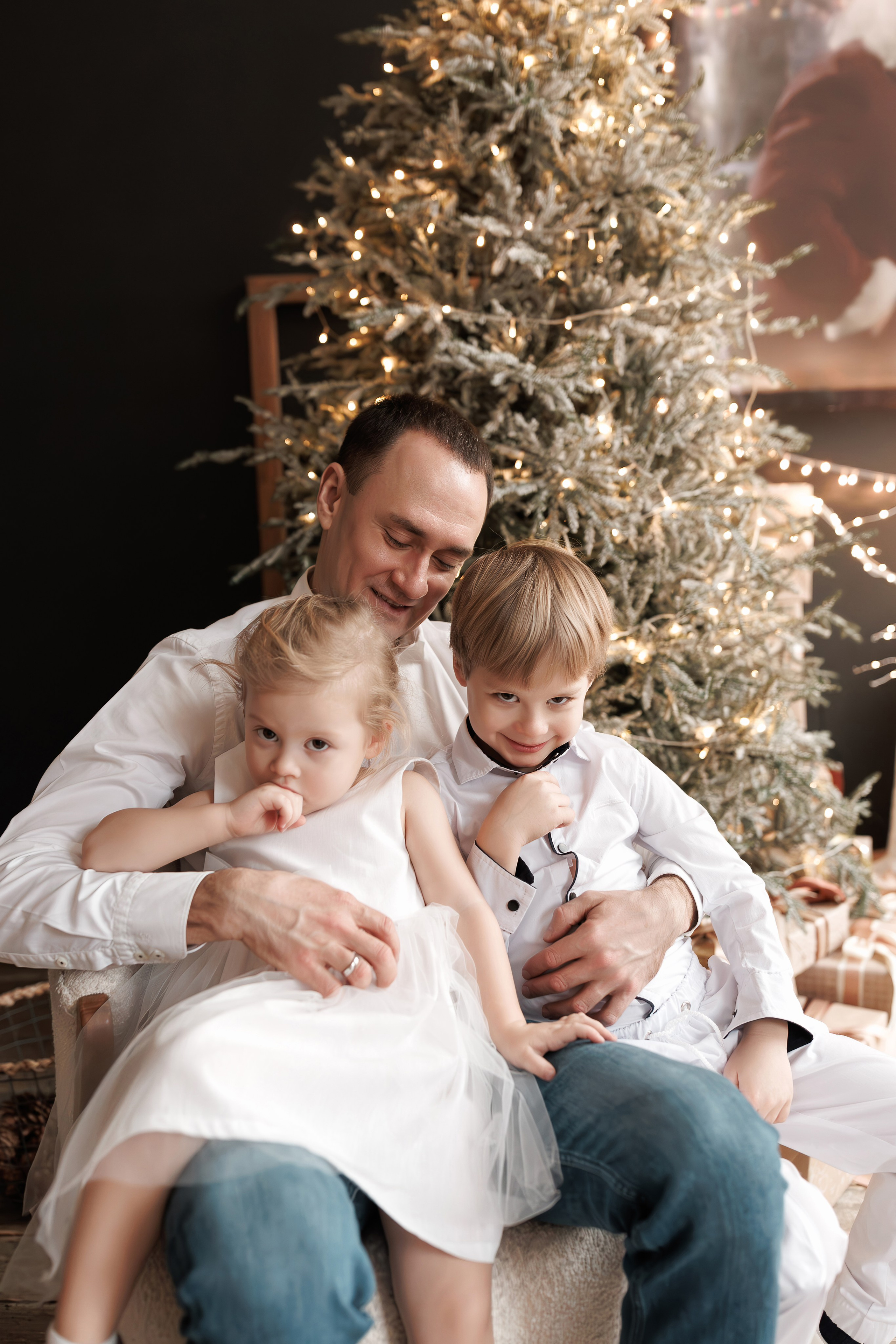 Новогодняя семейная фотосессия в студии FAMOUS (на Павелецкой). Свадебный и семейный фотограф в Москве и МО Елена Агапова