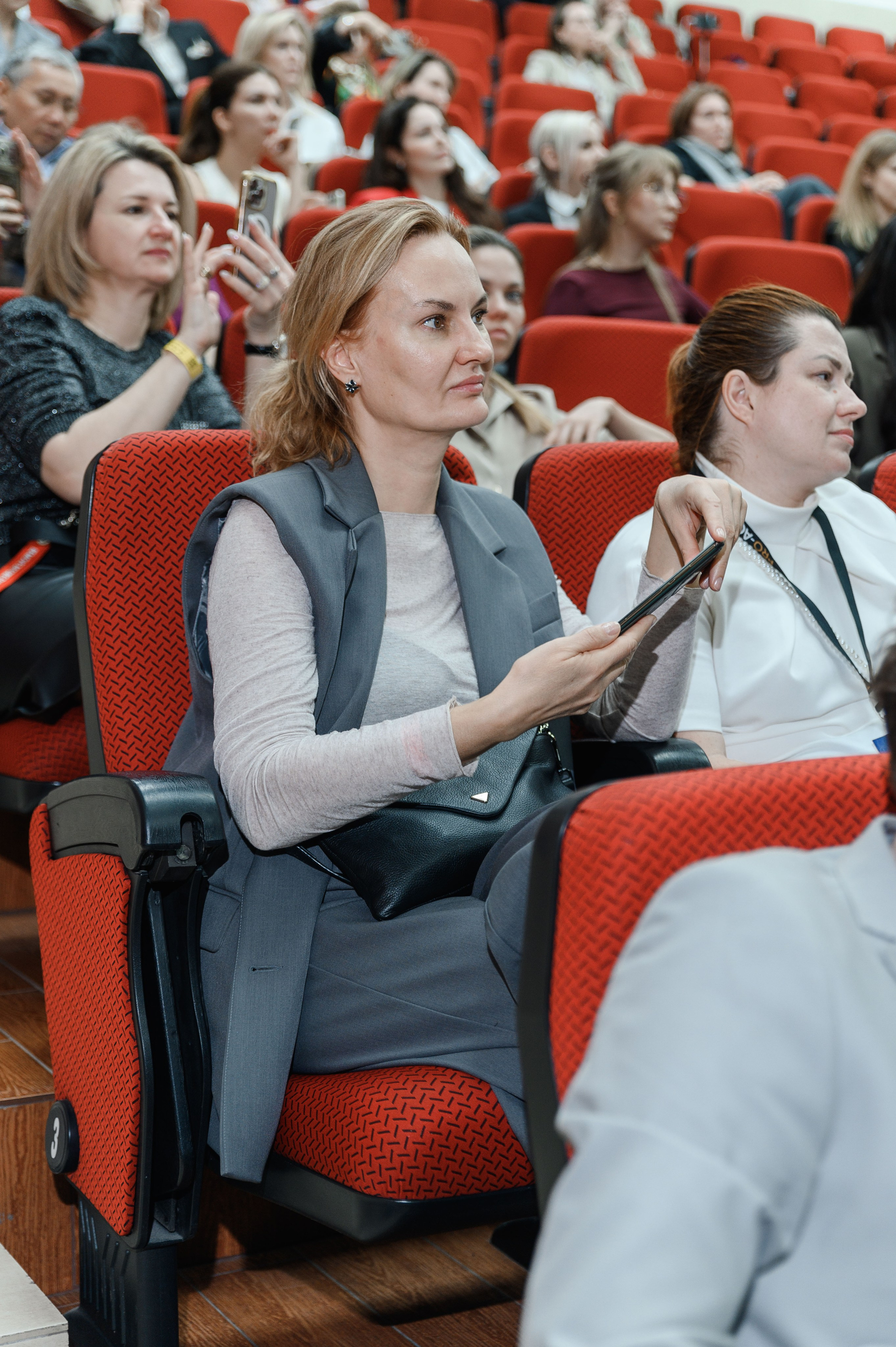 СЛУШАТЕЛИ. PRO-AGELESS