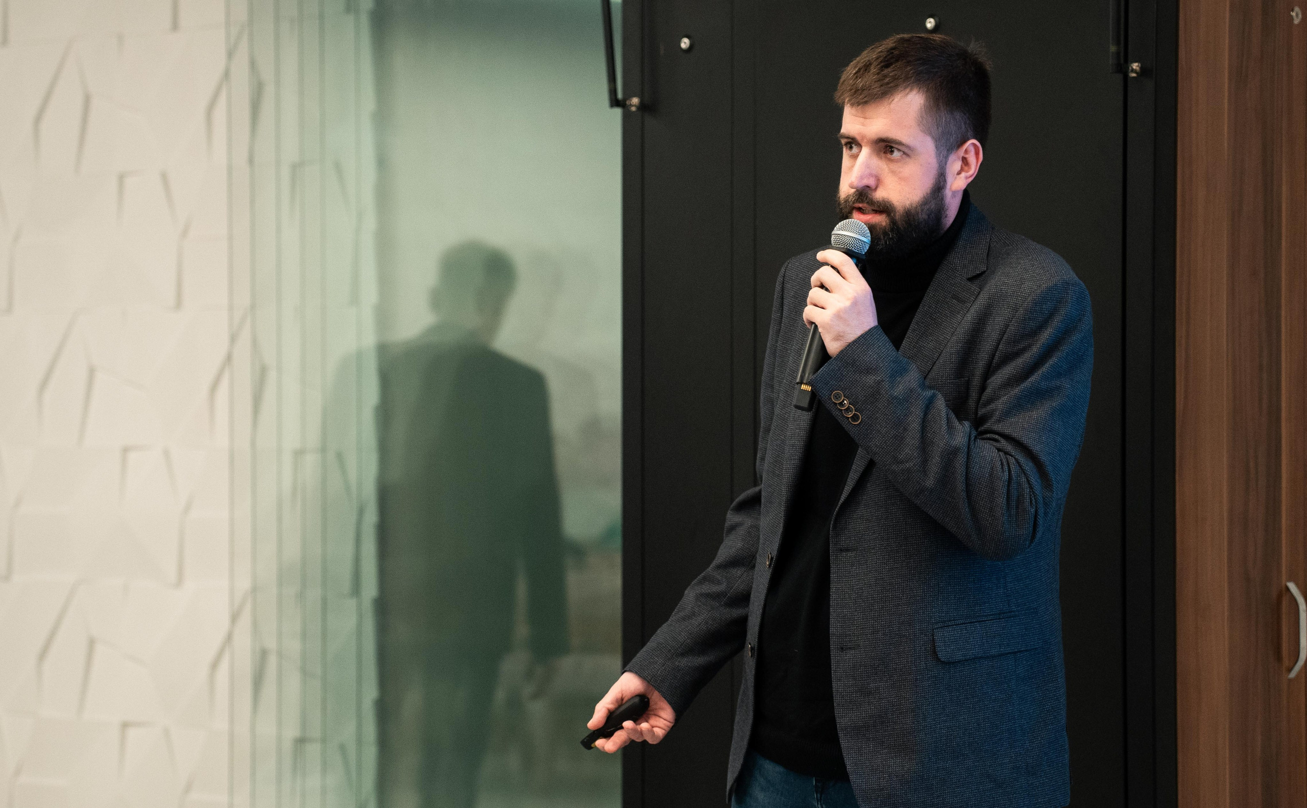 Global Tech Forum 27.03.2026. Коммерческий и художественный фотограф и видеограф в Москве Арсений Тургенев