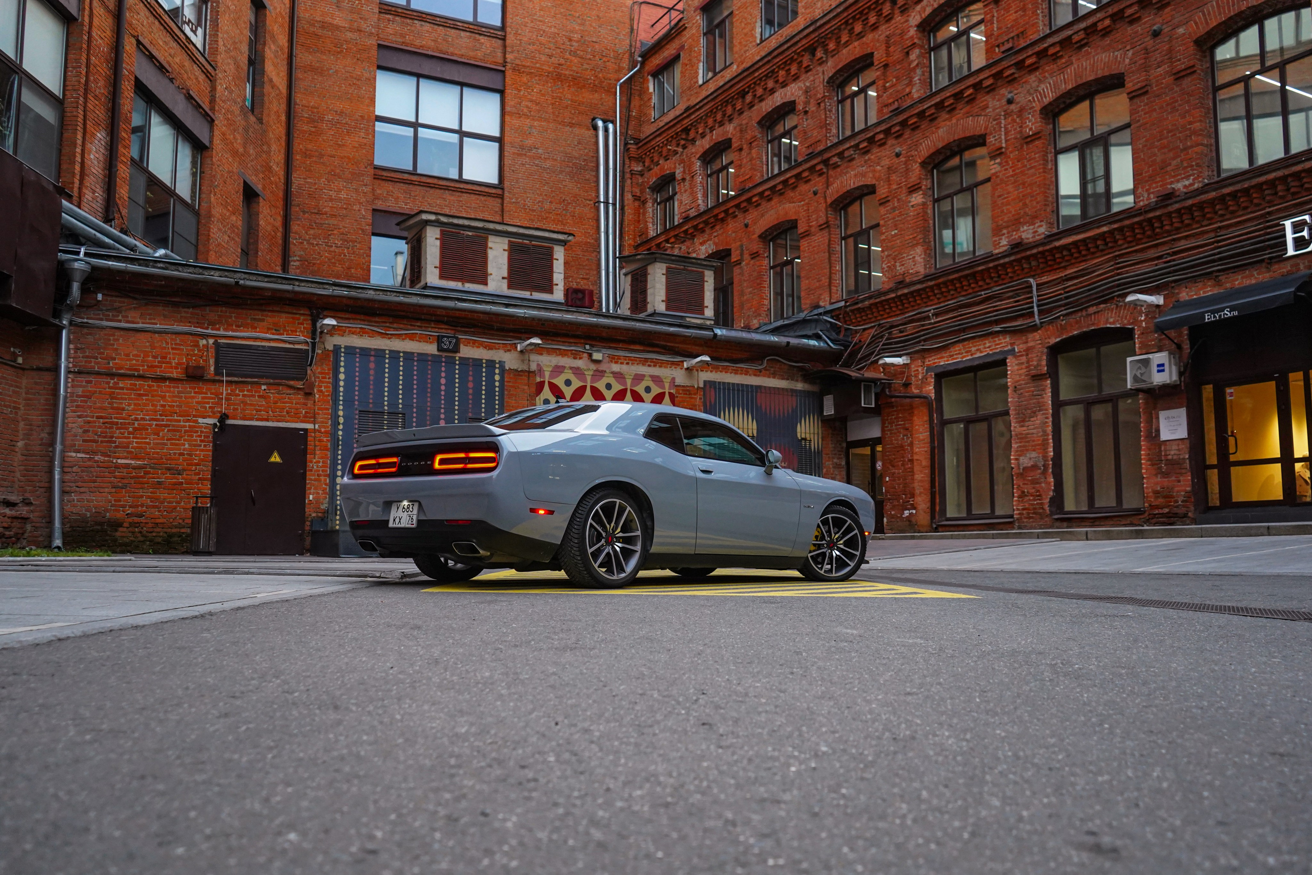 Dodge Challenger Shaker. Автомобильный фотограф Шакая Кирилл