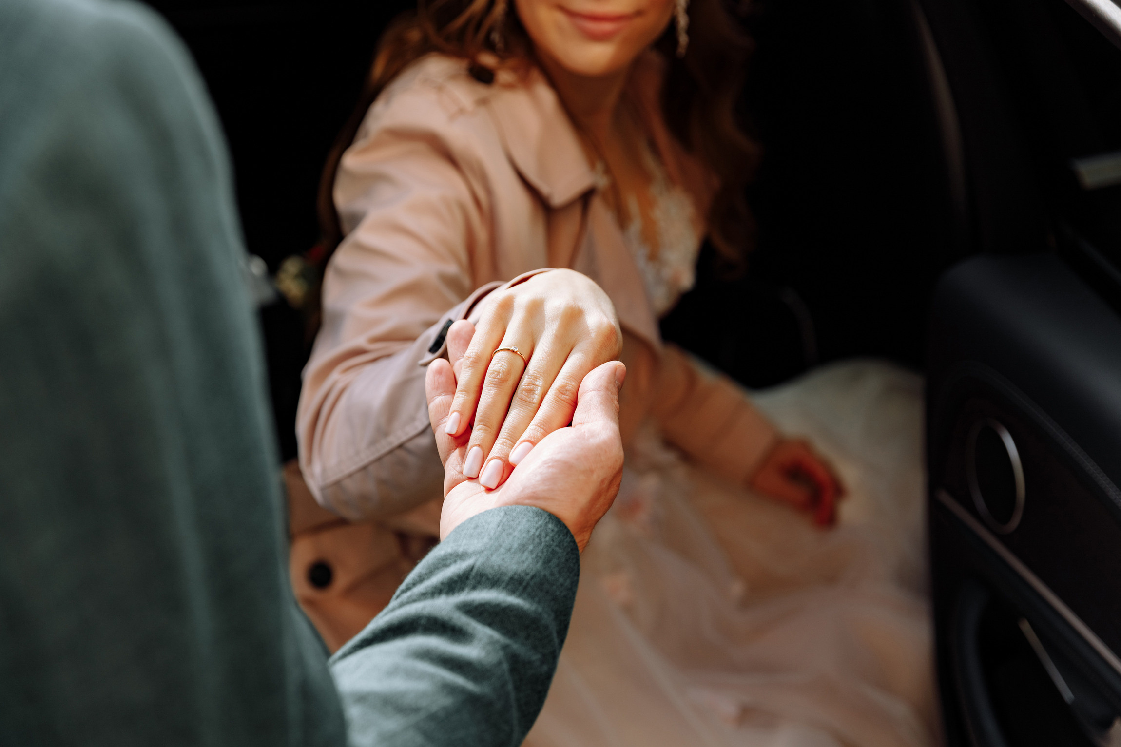 Розовые туфли, зеленый костюм — яркая свадьба Юры и Даши