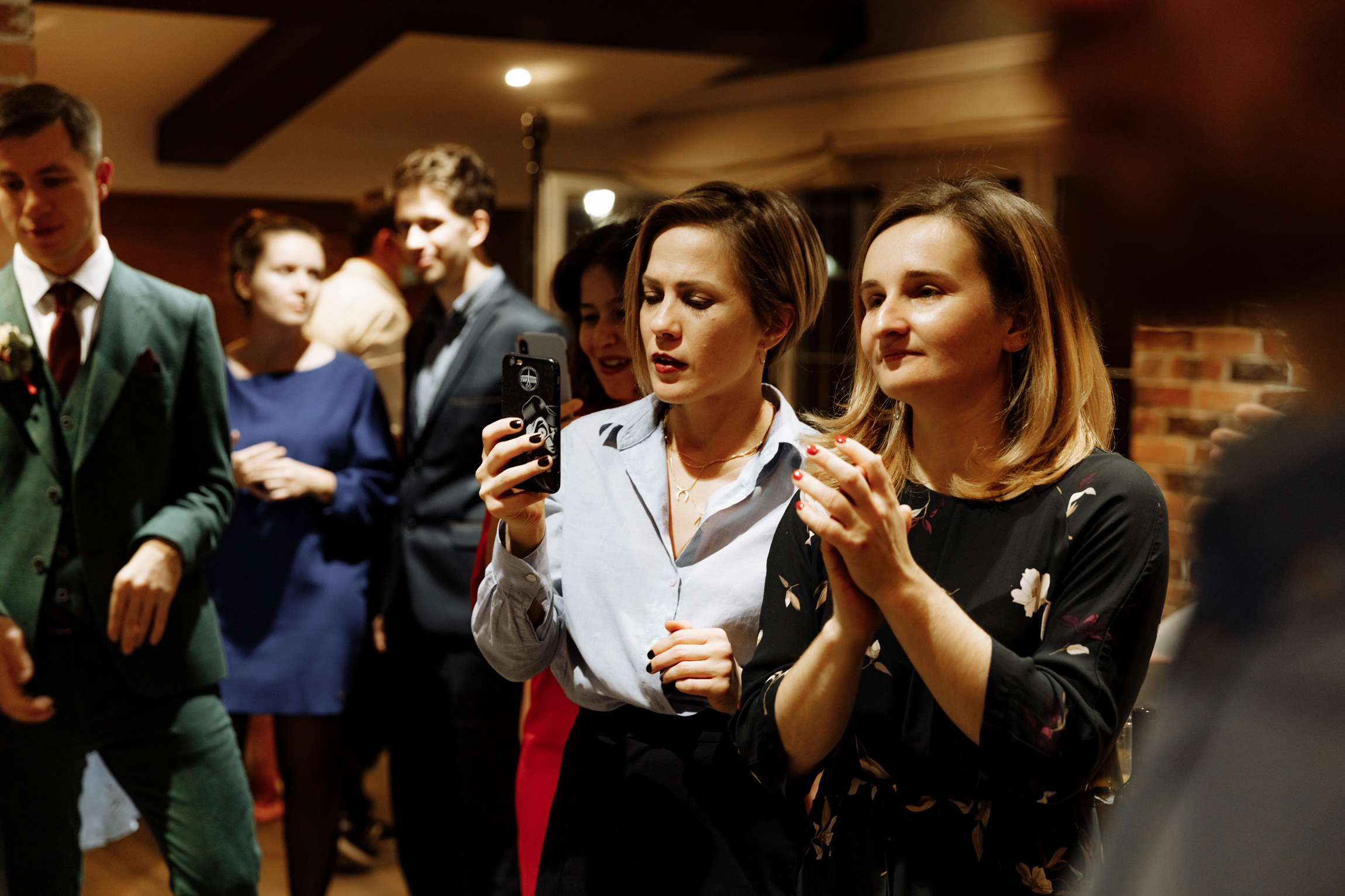 Розовые туфли, зеленый костюм — яркая свадьба Юры и Даши