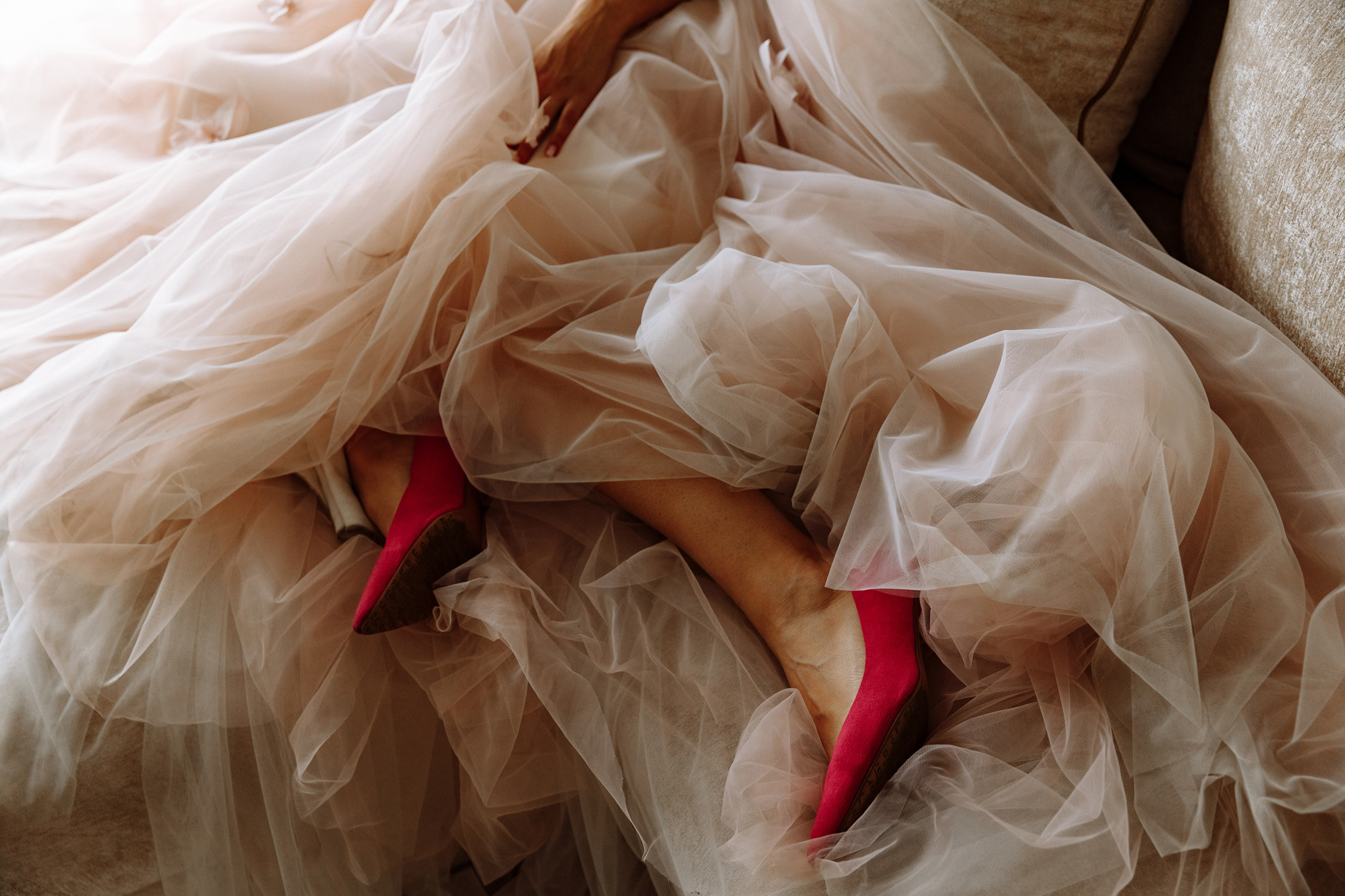 Розовые туфли, зеленый костюм — яркая свадьба Юры и Даши