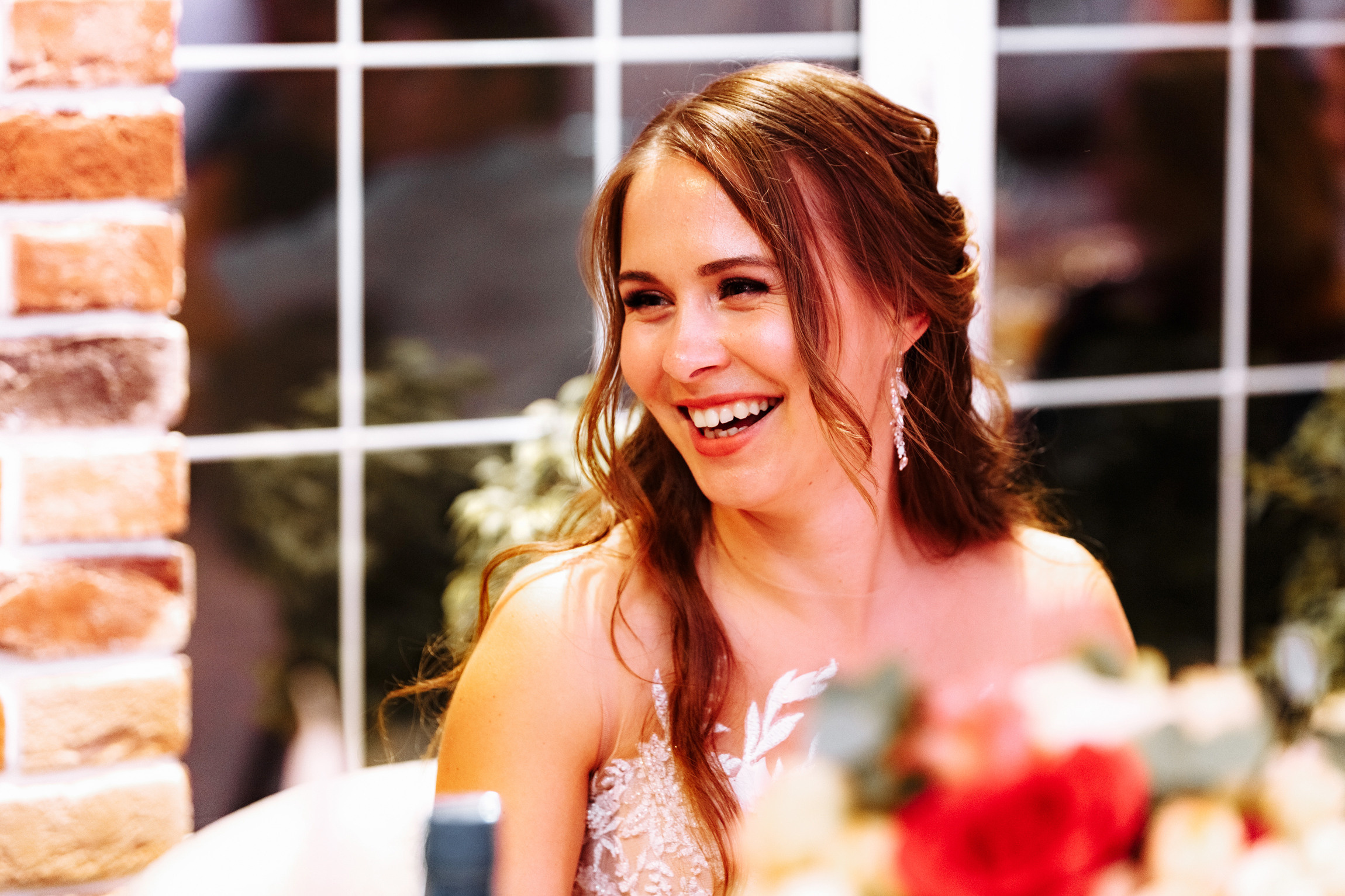 Розовые туфли, зеленый костюм — яркая свадьба Юры и Даши