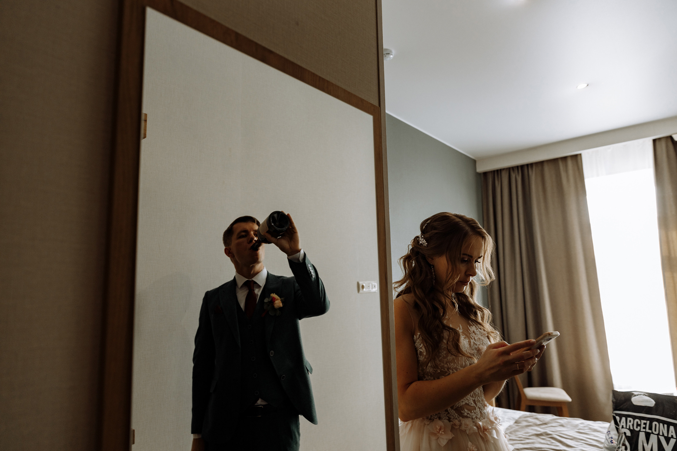 Розовые туфли, зеленый костюм — яркая свадьба Юры и Даши