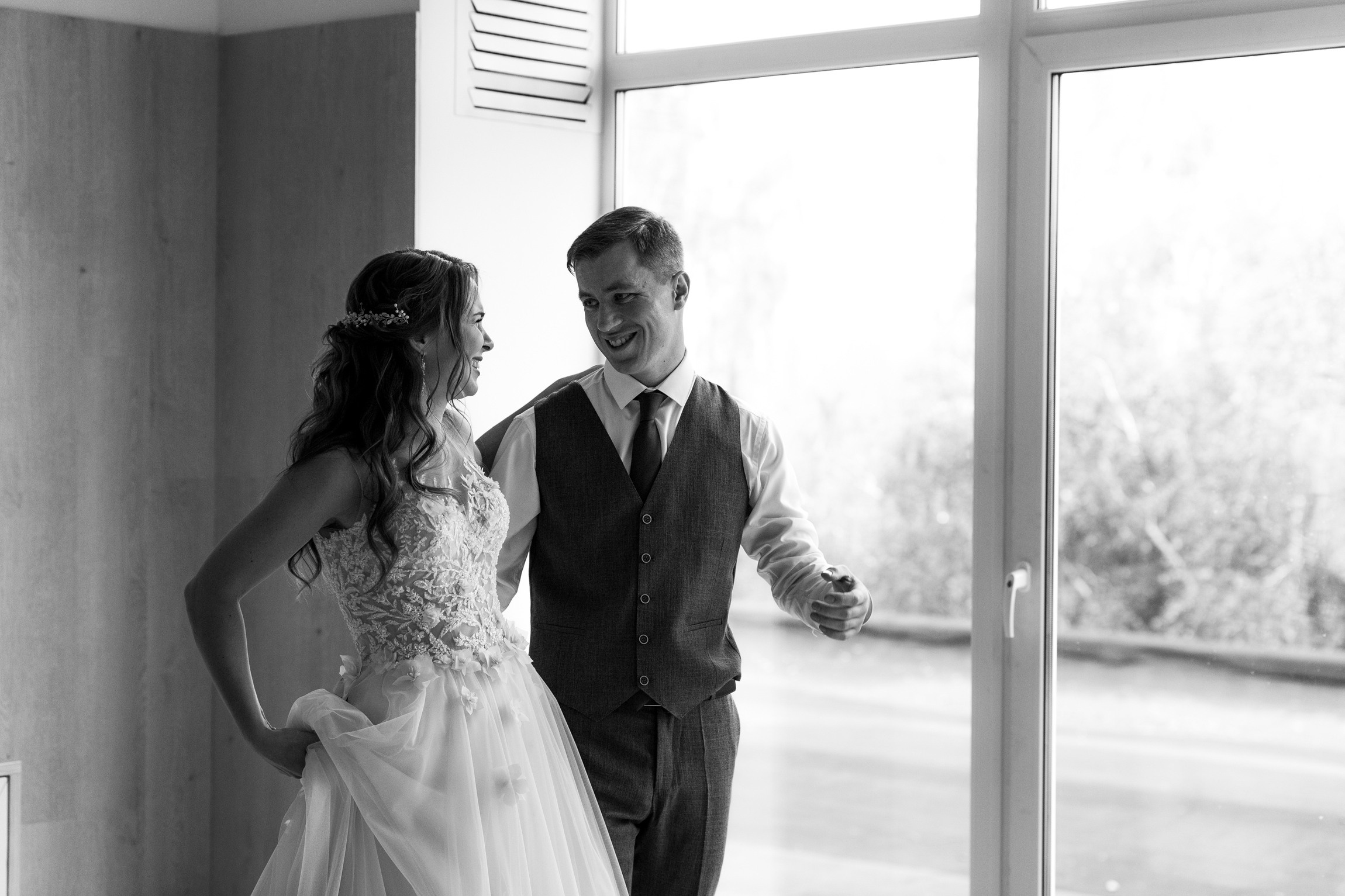 Розовые туфли, зеленый костюм — яркая свадьба Юры и Даши