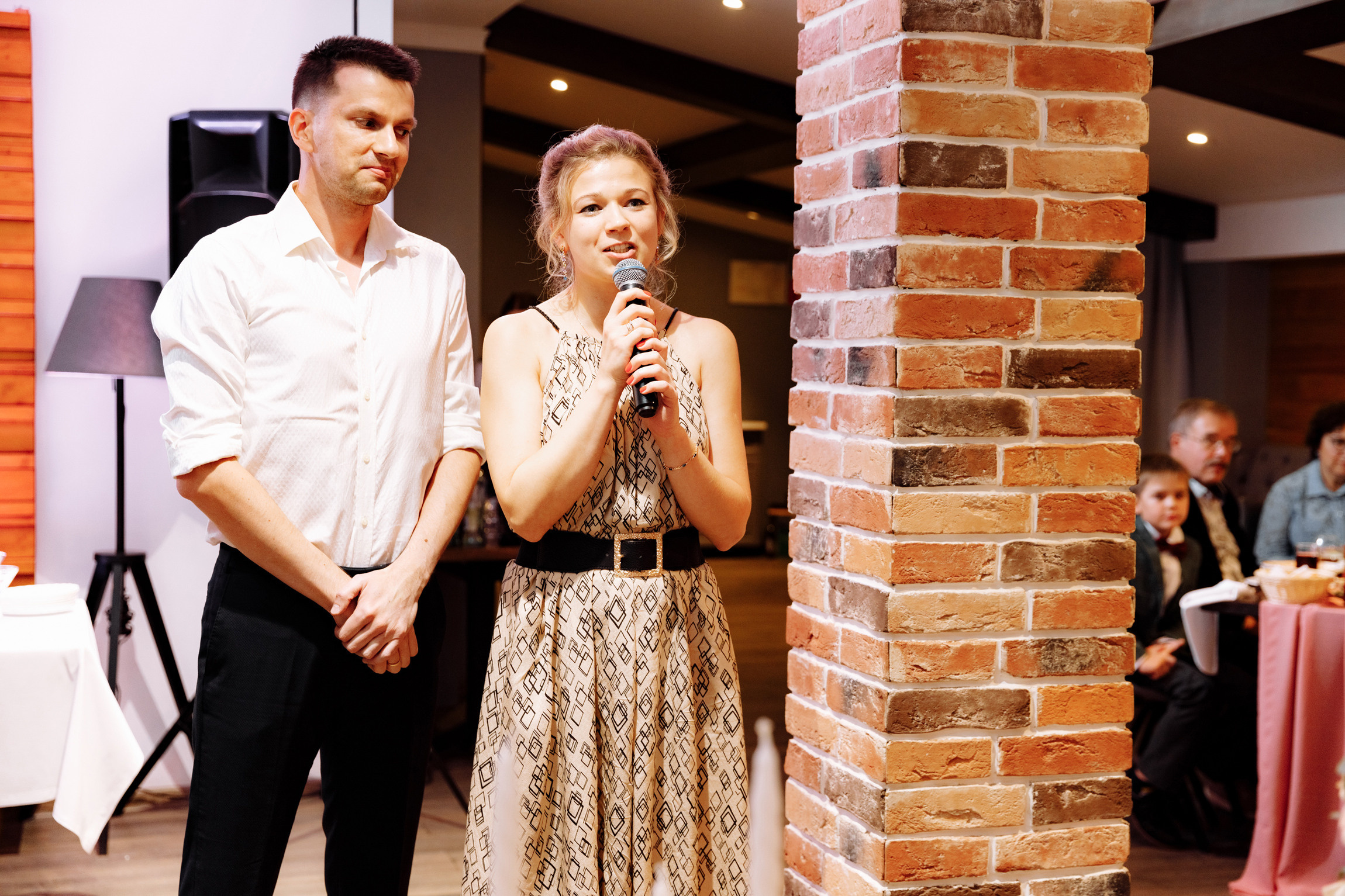 Розовые туфли, зеленый костюм — яркая свадьба Юры и Даши