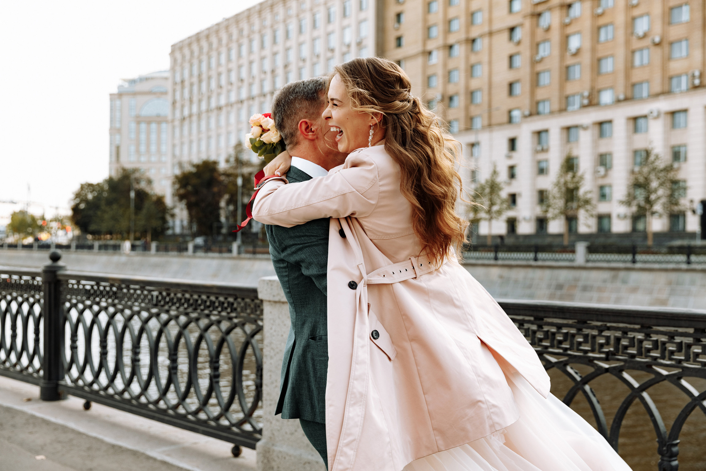 Розовые туфли, зеленый костюм — яркая свадьба Юры и Даши