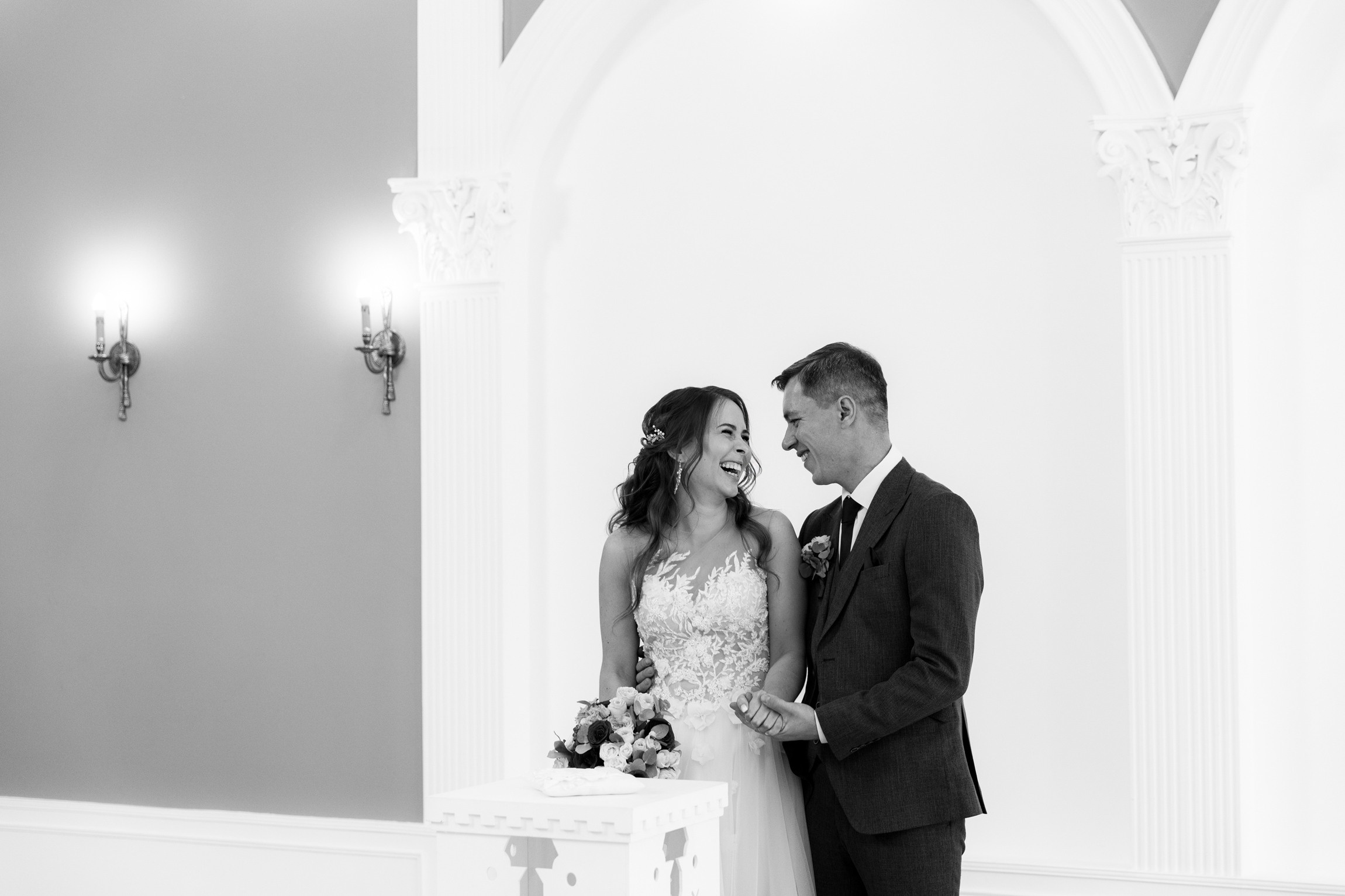 Розовые туфли, зеленый костюм — яркая свадьба Юры и Даши