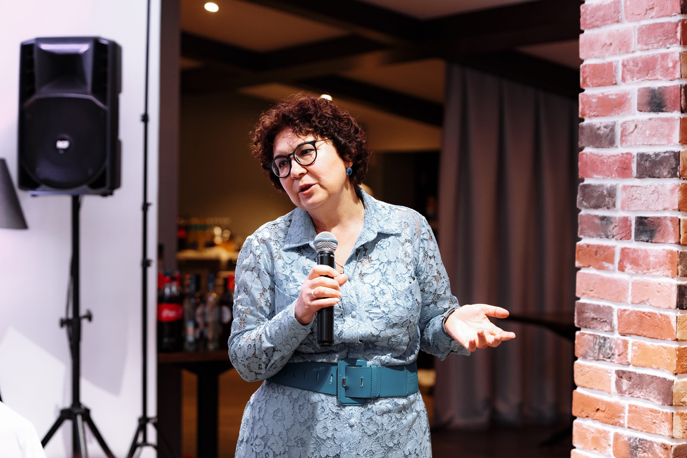 Розовые туфли, зеленый костюм — яркая свадьба Юры и Даши