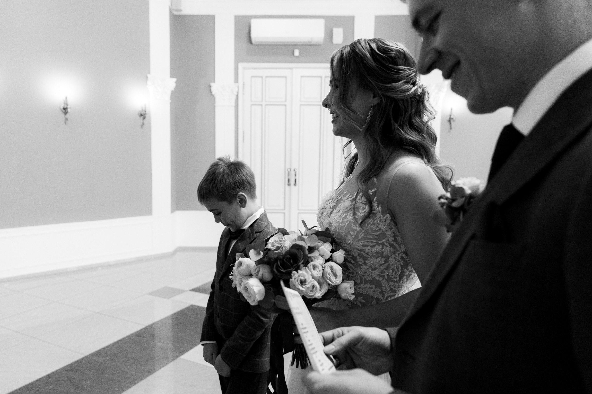 Розовые туфли, зеленый костюм — яркая свадьба Юры и Даши