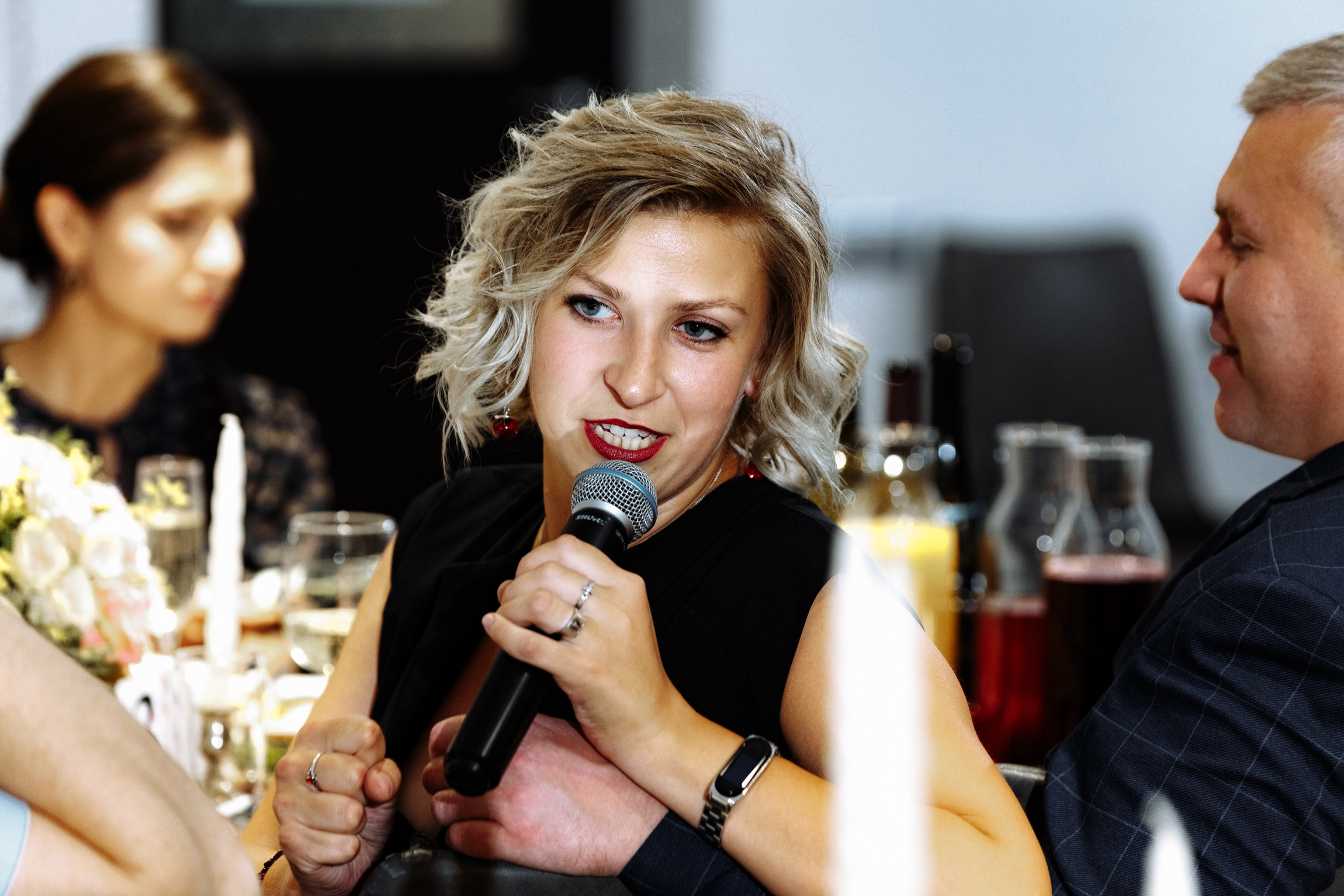 Розовые туфли, зеленый костюм — яркая свадьба Юры и Даши