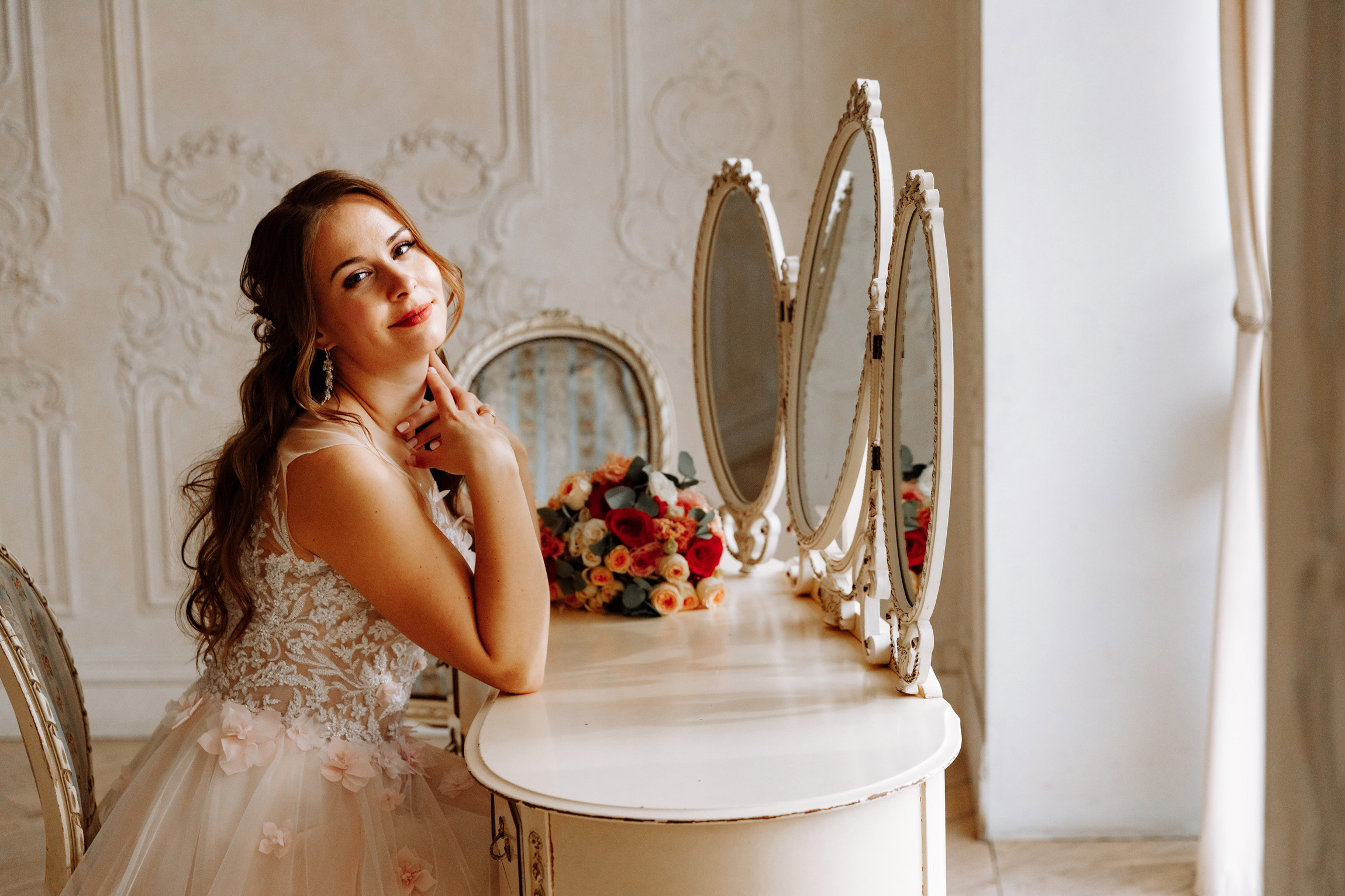 Розовые туфли, зеленый костюм — яркая свадьба Юры и Даши