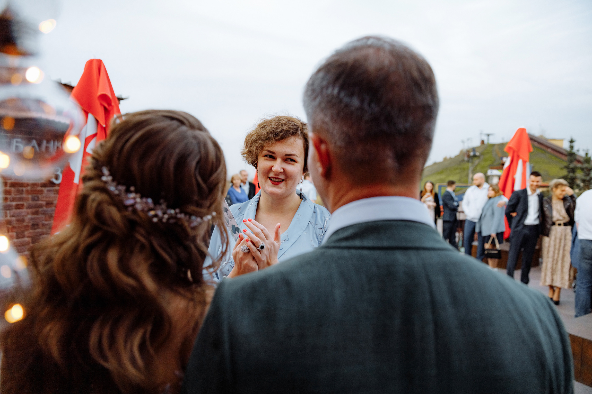 Розовые туфли, зеленый костюм — яркая свадьба Юры и Даши