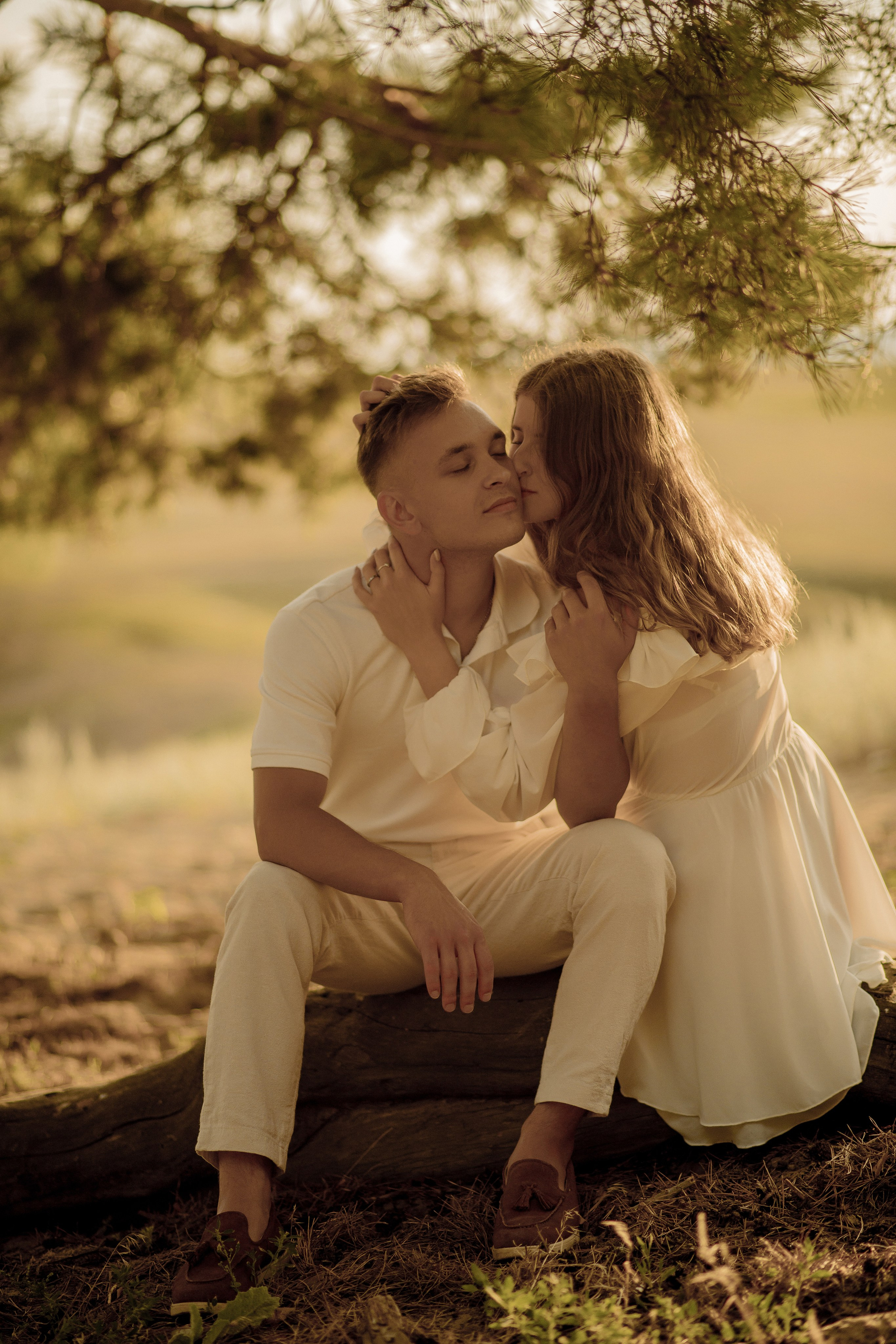 Любовь и желтые цветочки. Фотограф Мария Стрелкова