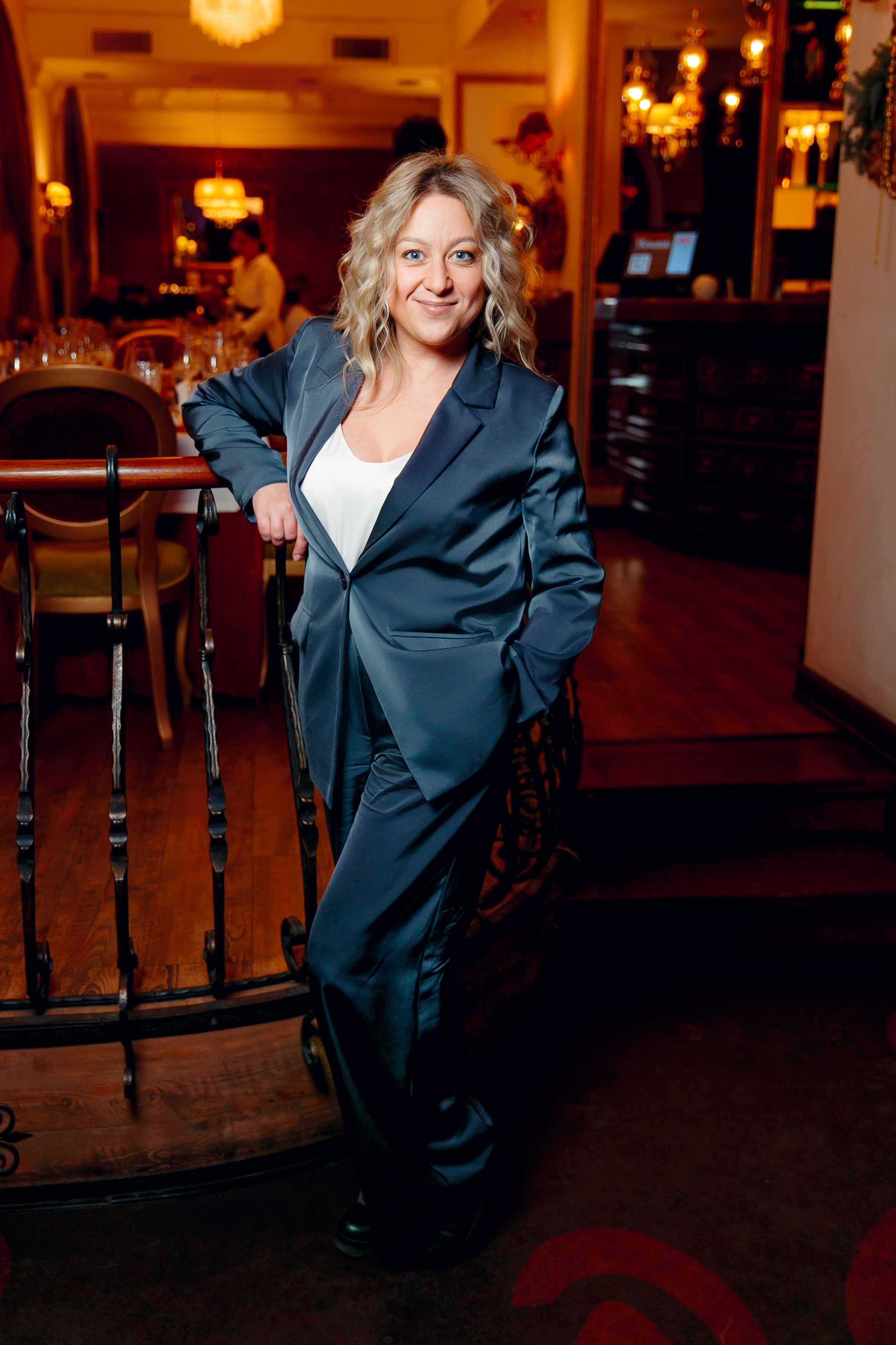 Вечер в «Дежавю». Ваш репортажный фотограф Артемий Антонов