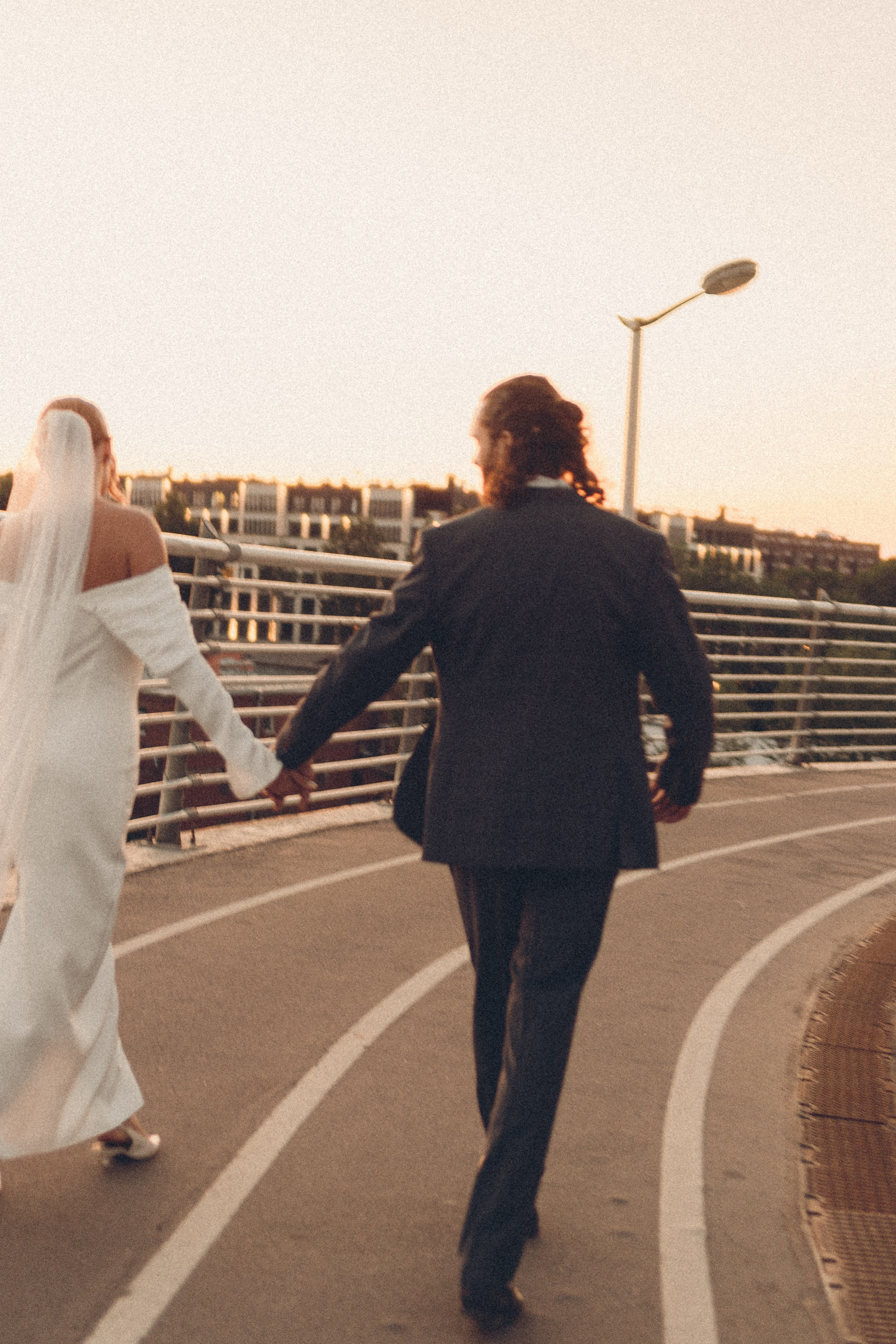 СВАДЕБНАЯ СЬЕМКА ВОЗЛЕ МСОТА БЕТАНКУРА НА КАБРИОЛЕТЕ. Профессиональный фотограф, Санкт-Петербург — Виктория Богомолова