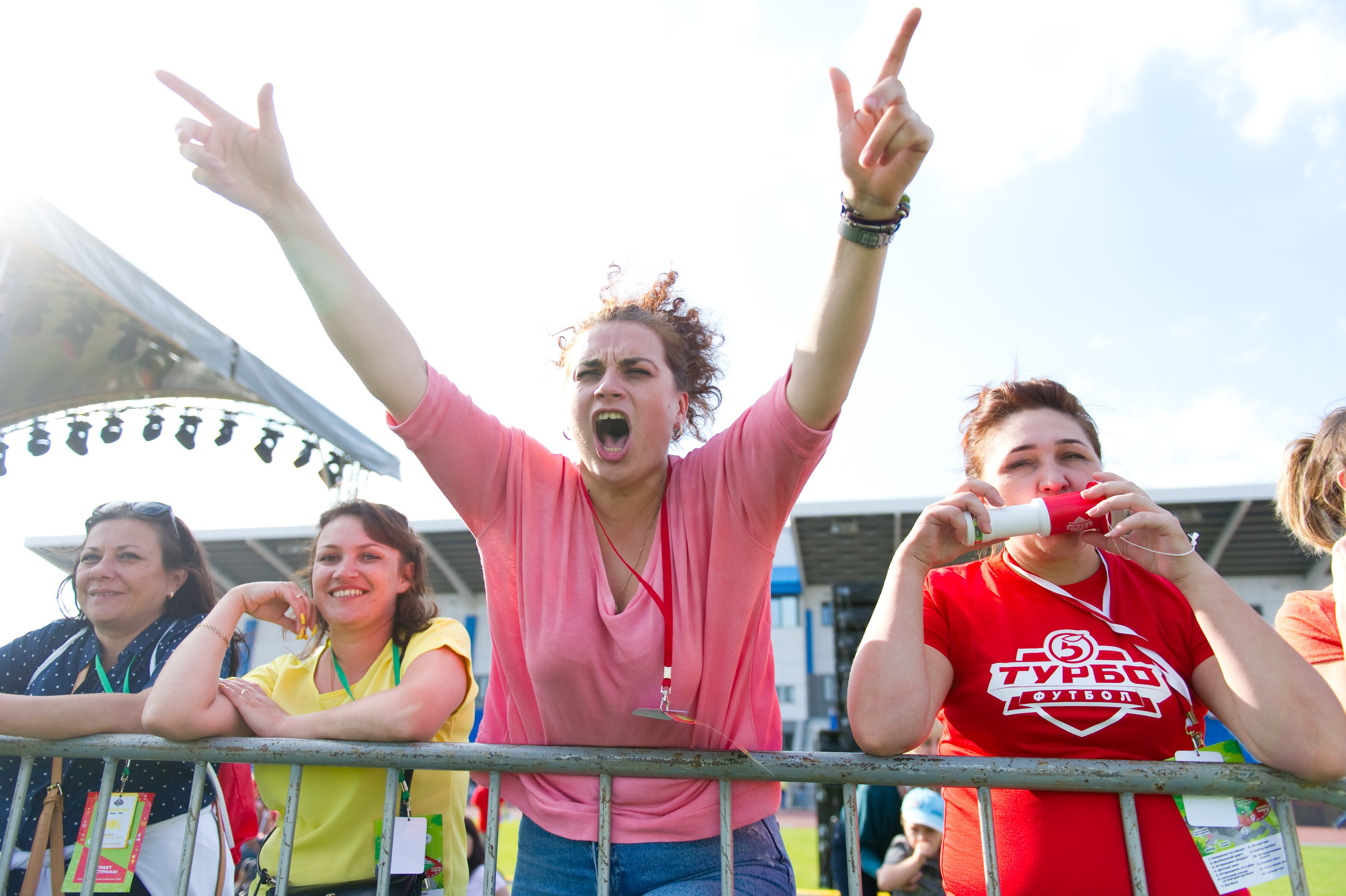 Турбофутбол (корпоративное соревнование «Пятерочки»). Репортажный фотограф и видеограф Слава Думчев. Тимбилдинги, отчетники, корпоративы