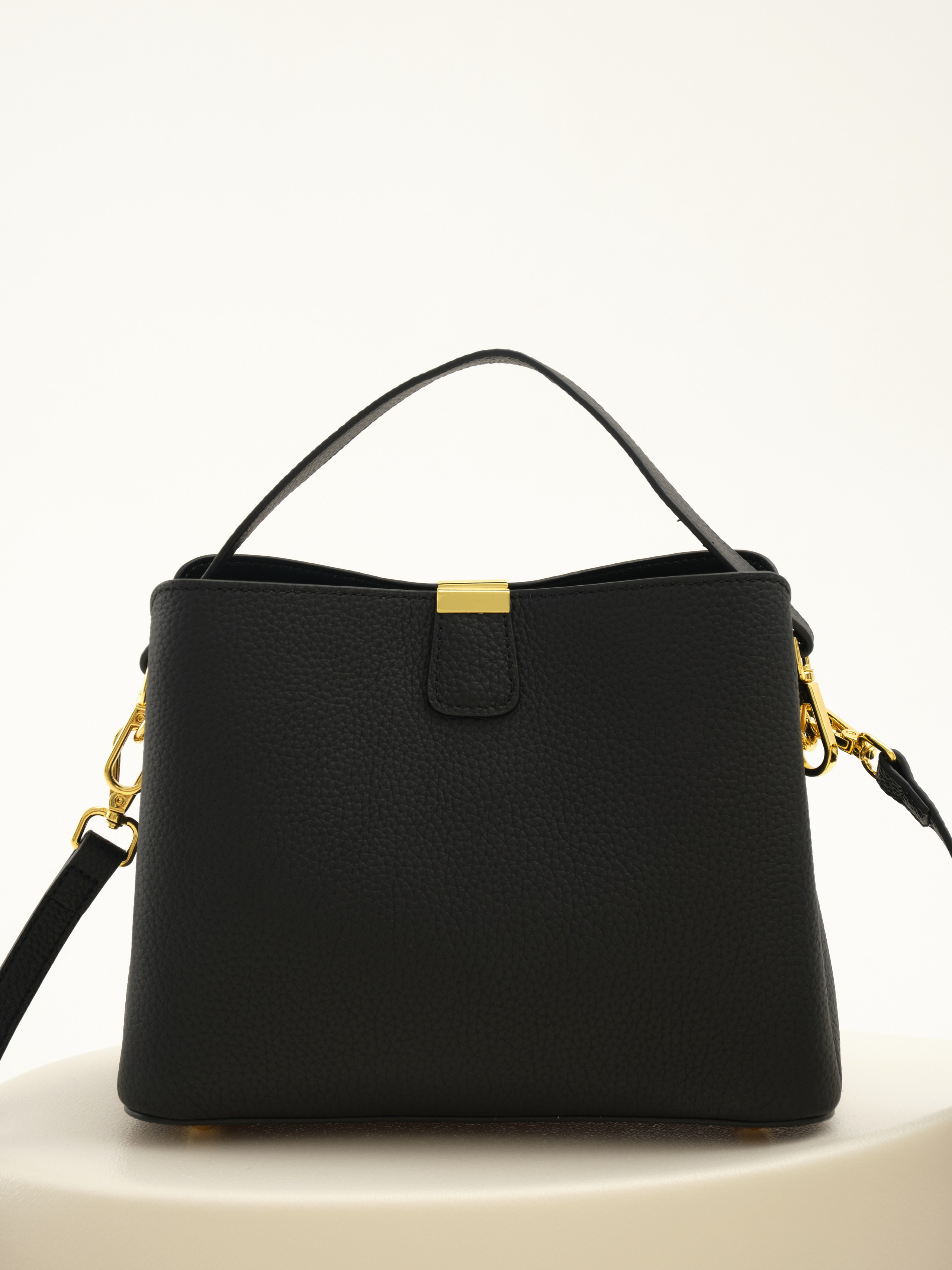 Съемка для маркетплейса, сумки / фотоаппарат. Привет) Меня зовут Анита и я фотограф из Сургута