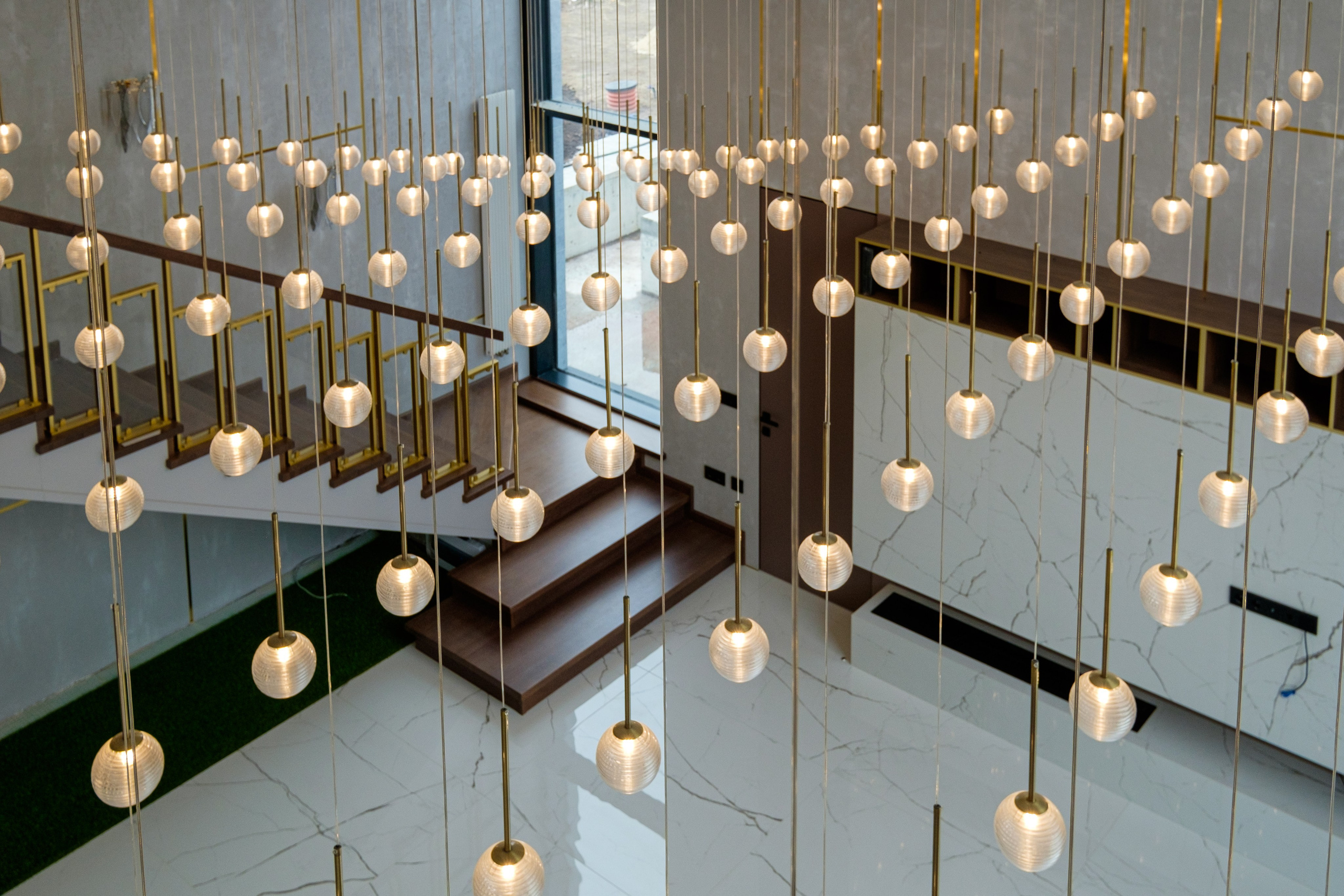 освещение дома, подвесные светильники, люстра для большого дома