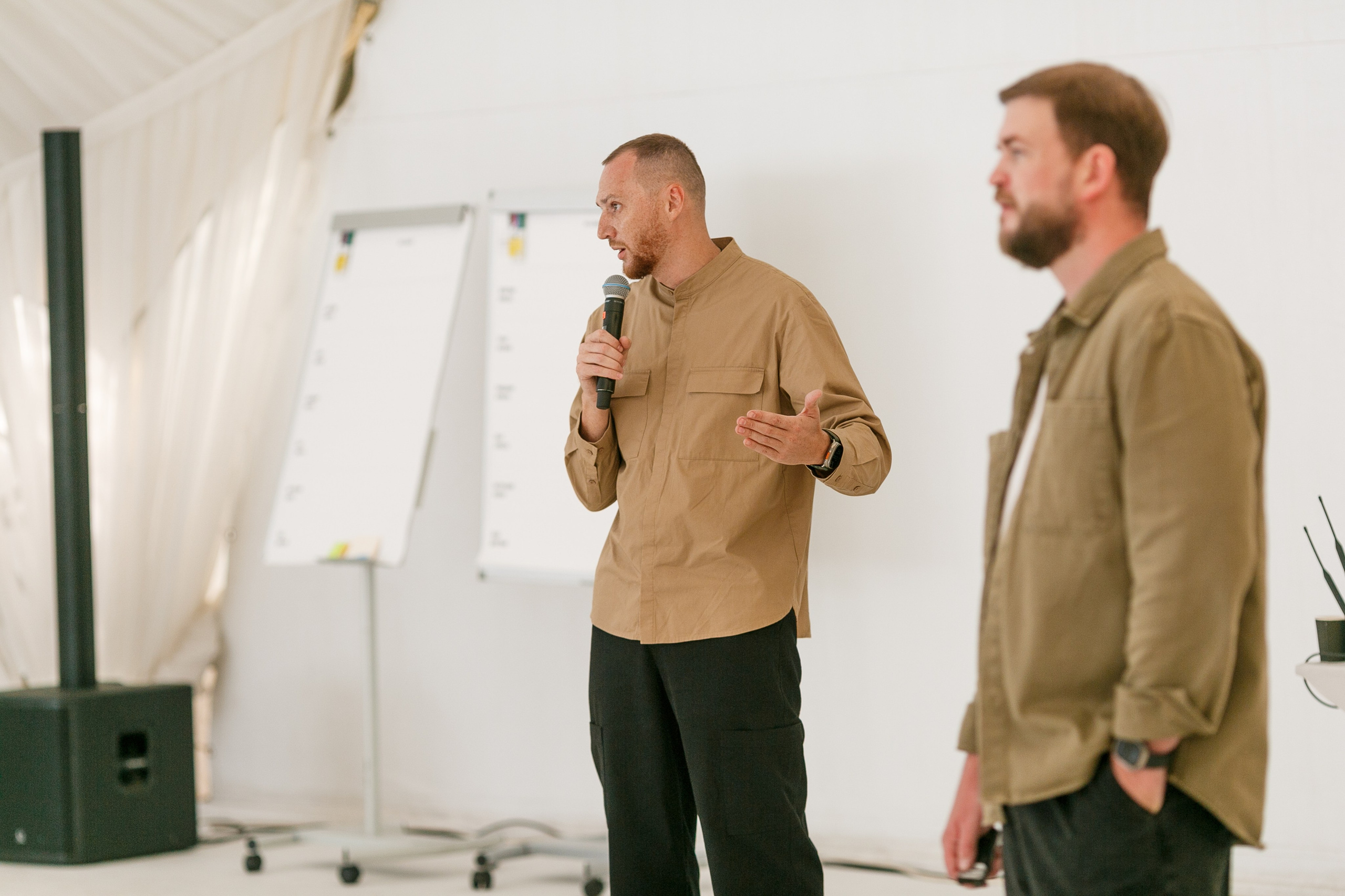 Выездной коучинг на берегу Строгинской поймы. Репортажный фотограф Борис Геер