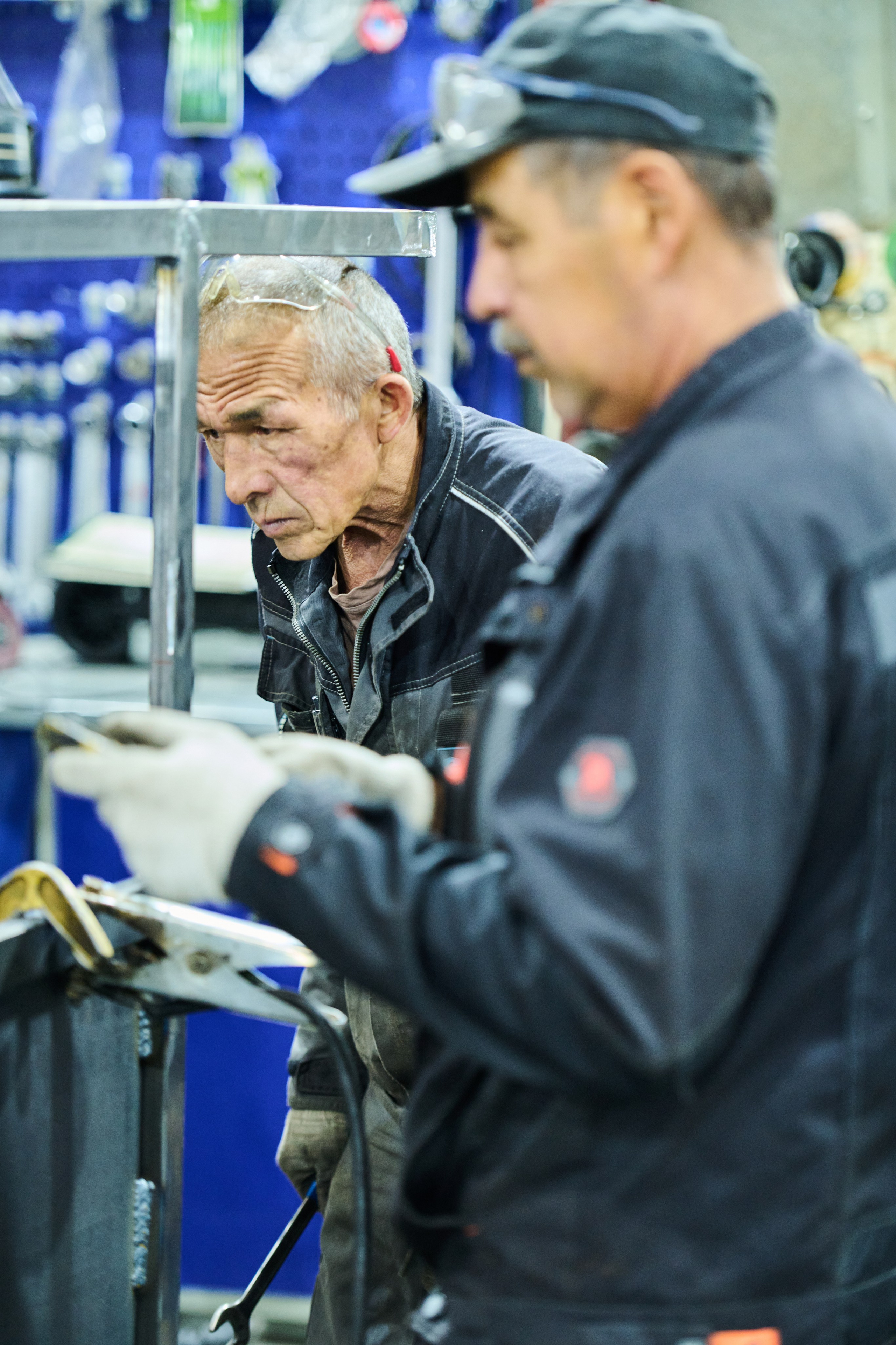 Производство внедорожников ТРОМ. Репортажный и семейный фотограф — Шелихов Сергей