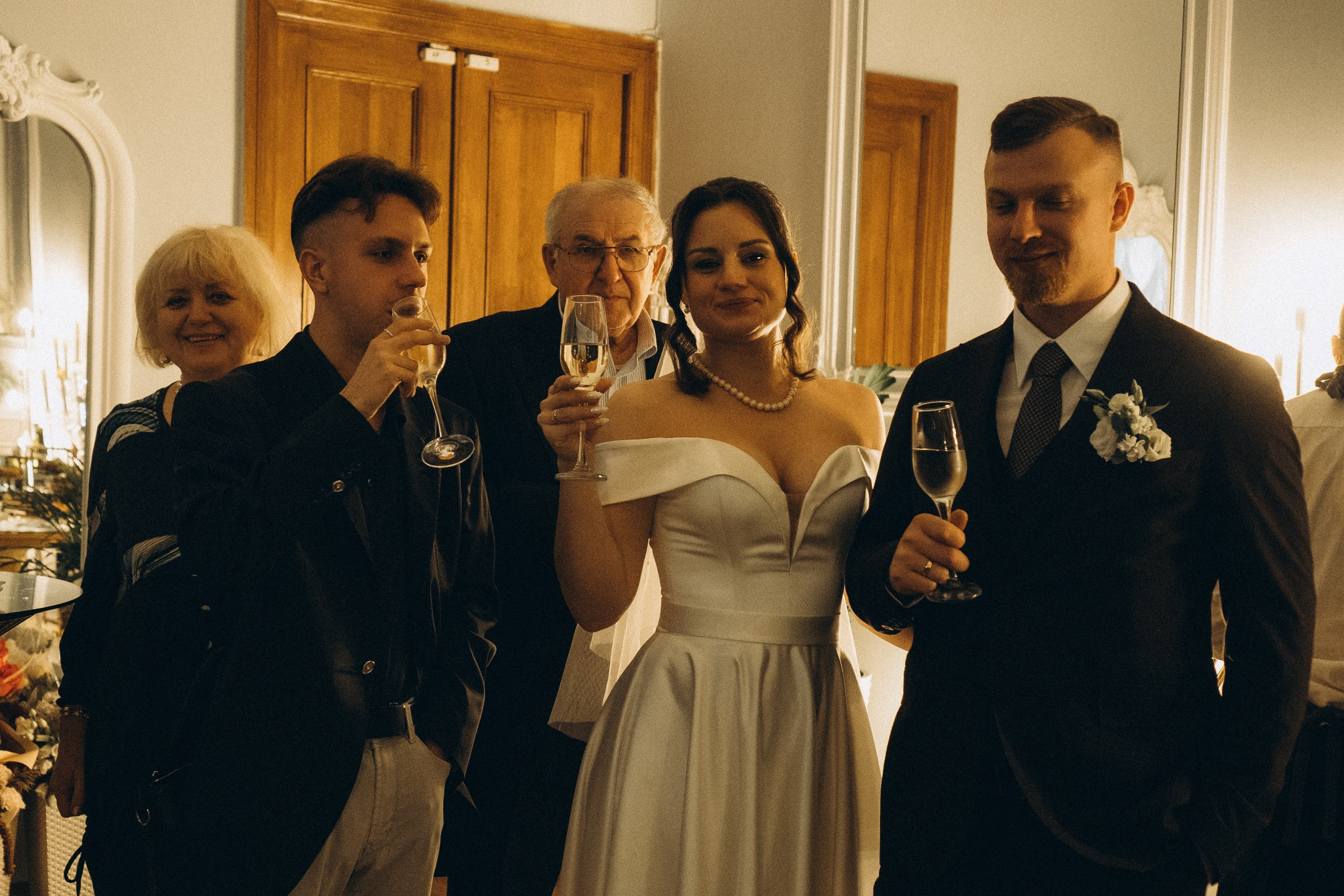 СЬЕМКА РЕПОРТАЖ В ЗАГСЕ (2 ДВОРЕЦ). Профессиональный фотограф, Санкт-Петербург — Виктория Богомолова