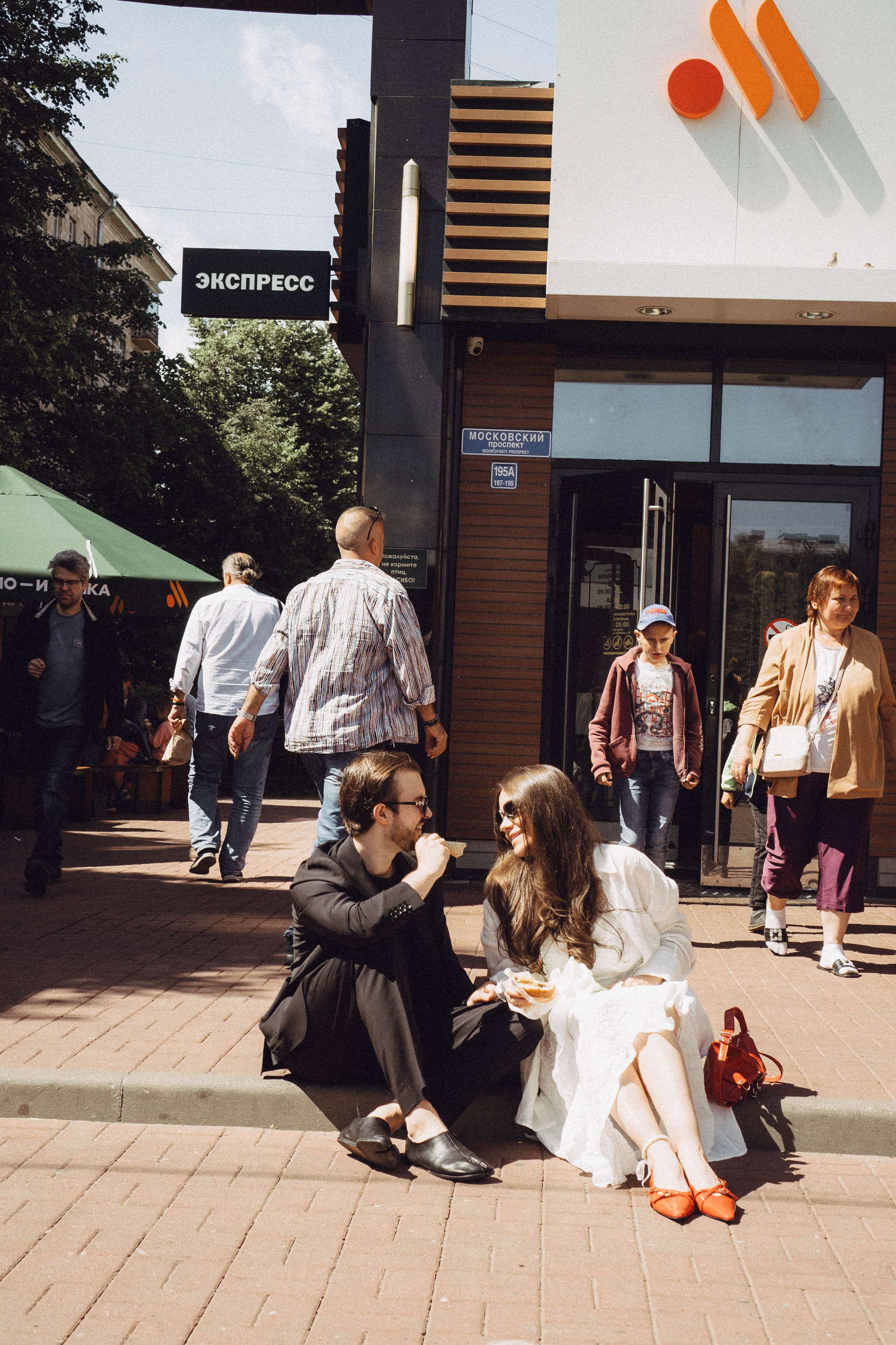СВАДЕБНАЯ СЬЕМКА В ПАРКЕ ПОБЕДЫ И ПРОГУЛКА ПО МОСКОВСКОМУ ПРОСПЕКТУ. Профессиональный фотограф, Санкт-Петербург — Виктория Богомолова