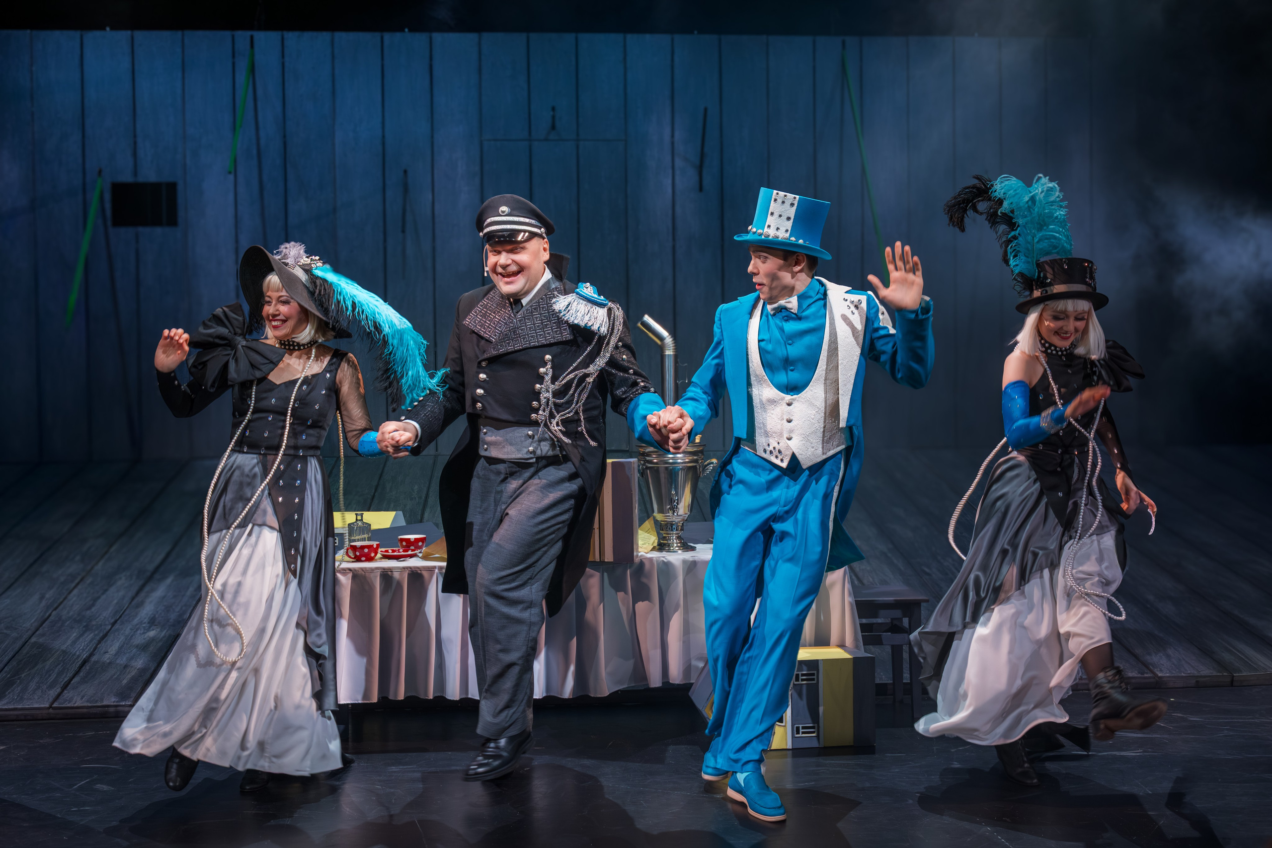 Театр Терезы Дуровой: Ревизор. Сайт фотографа Сергея Абрамова