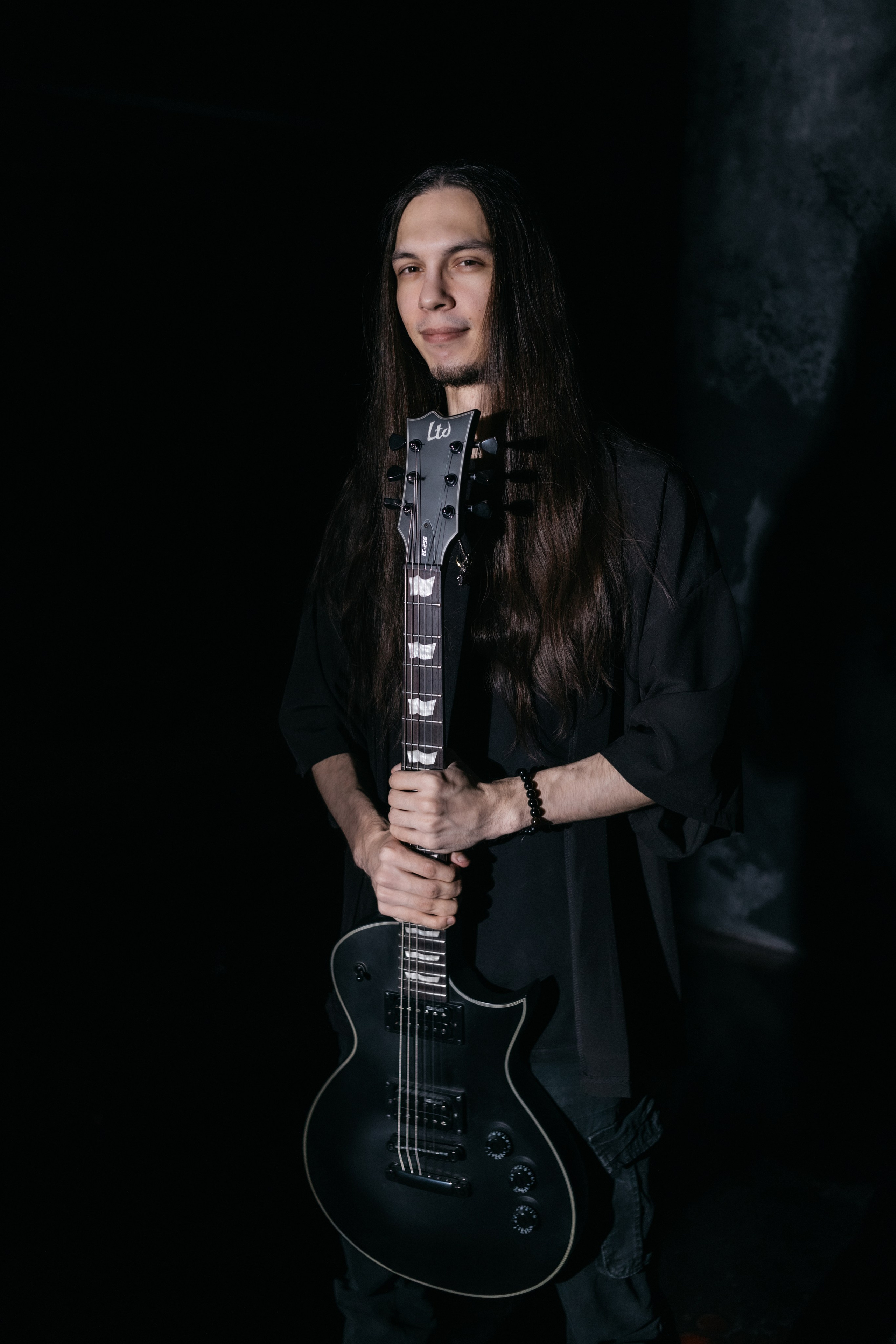 Ренат. Фото для карточки музыканта. Фотограф Регина Крикунова г. Красноярск