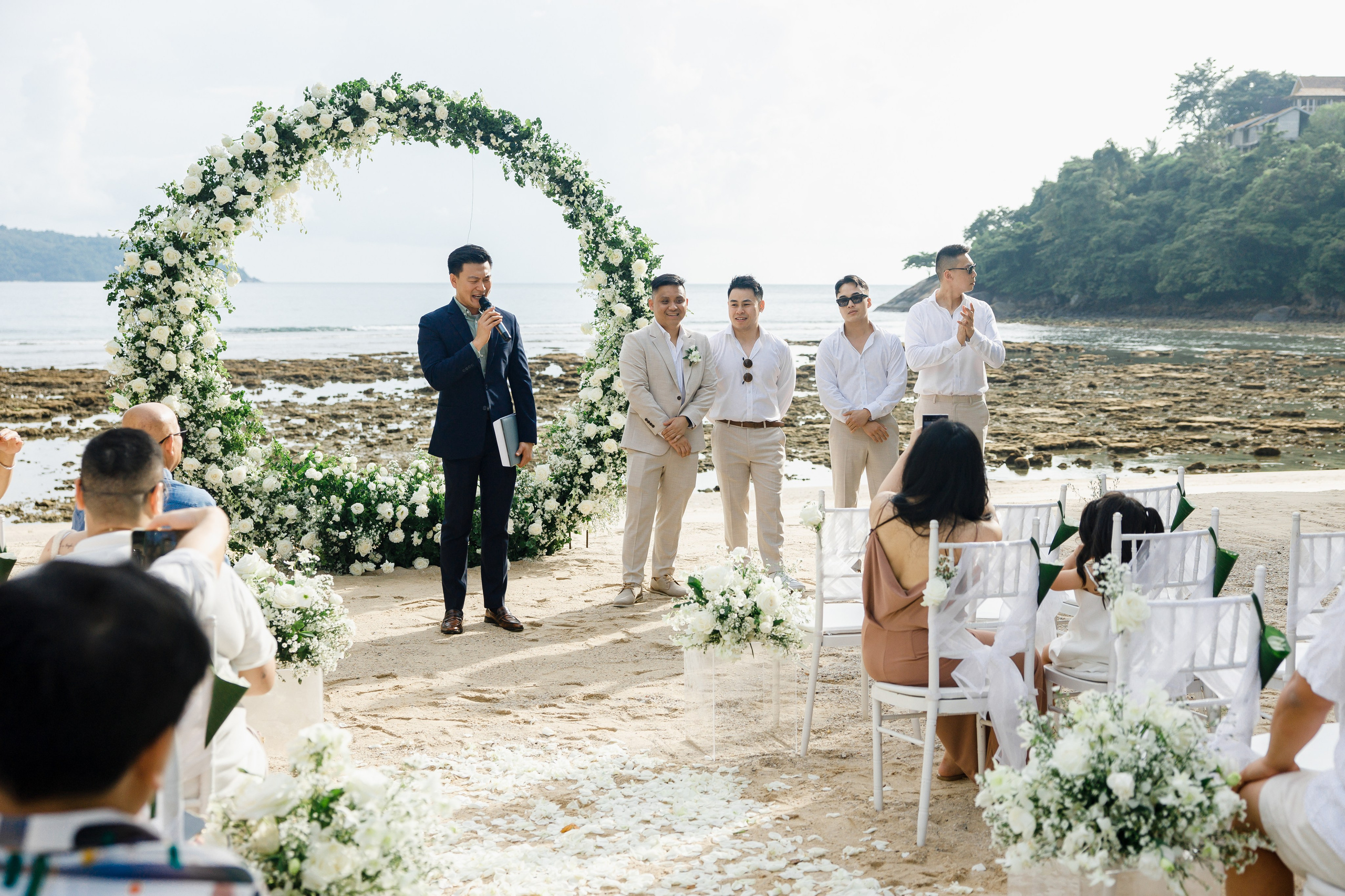Wedding in Phuket at the Thavorn Hotel. Photographer in Phuket. Photographer Thailand