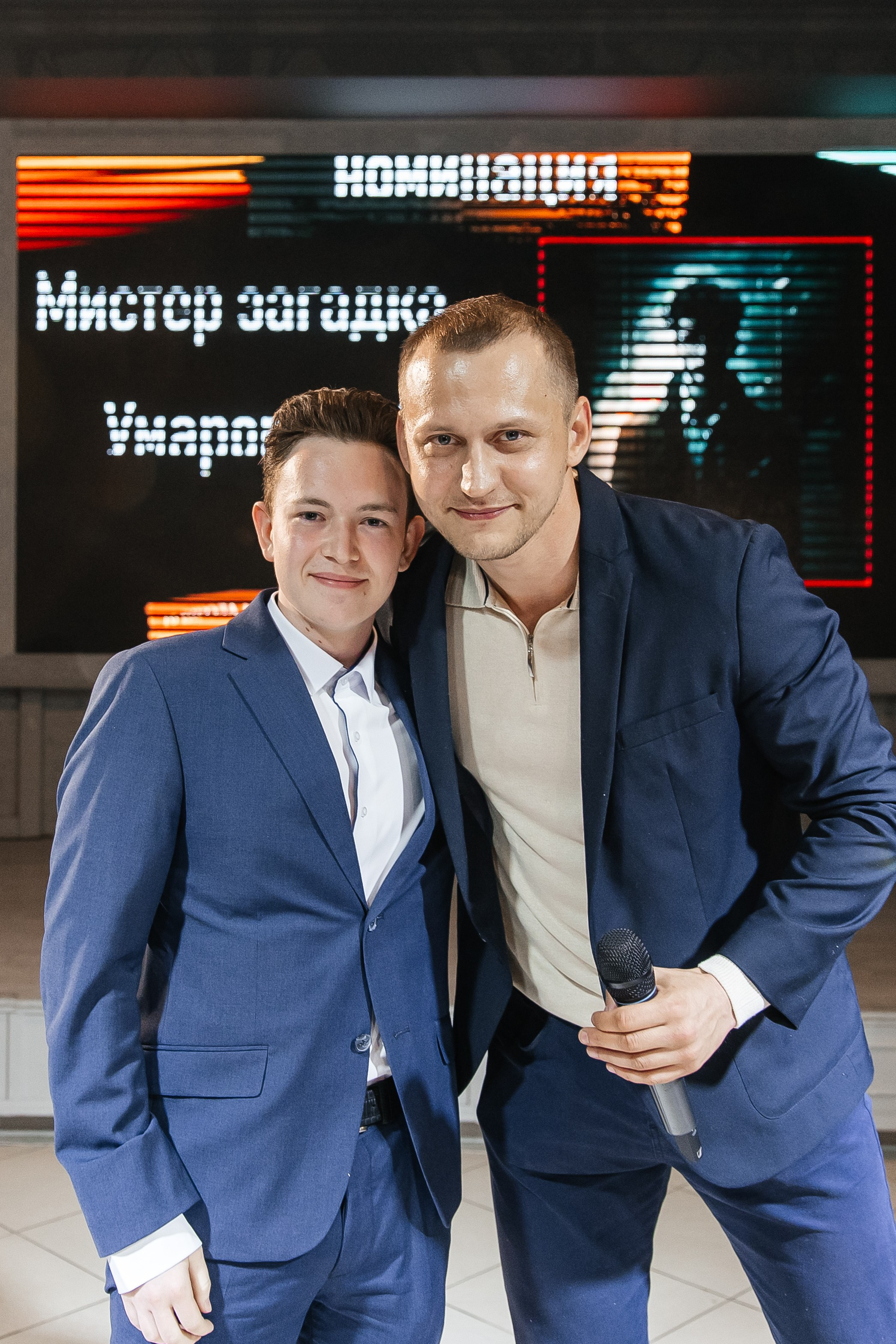 2023-06-23 Выпускной МБОУ СОШ № 10. Фотограф в Красноярске