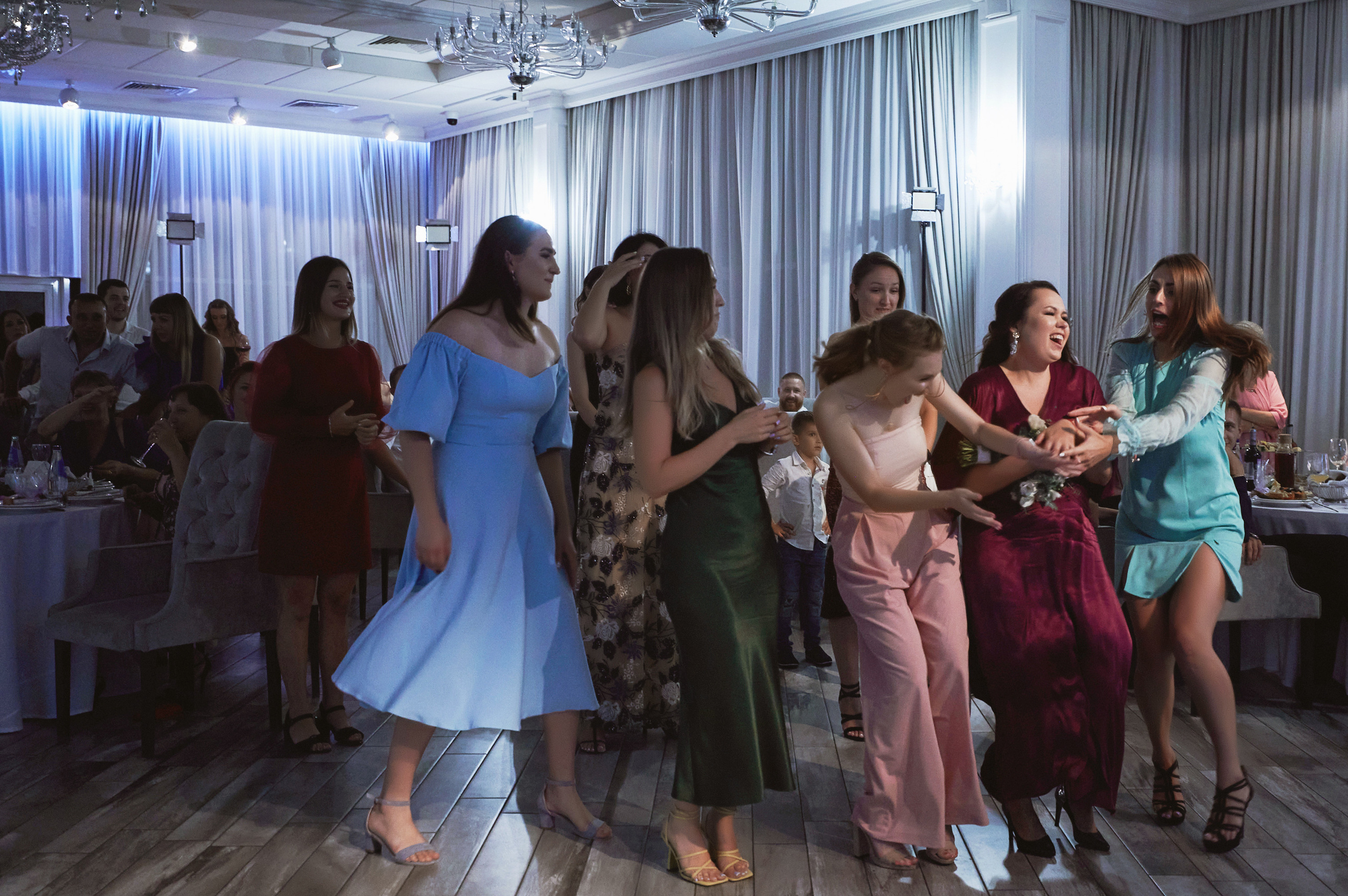 Свадьба в Краснодаре с выездной регистрацией в горпарке. Свадебный, детский и семейный, интерьерный фотограф в Краснодаре